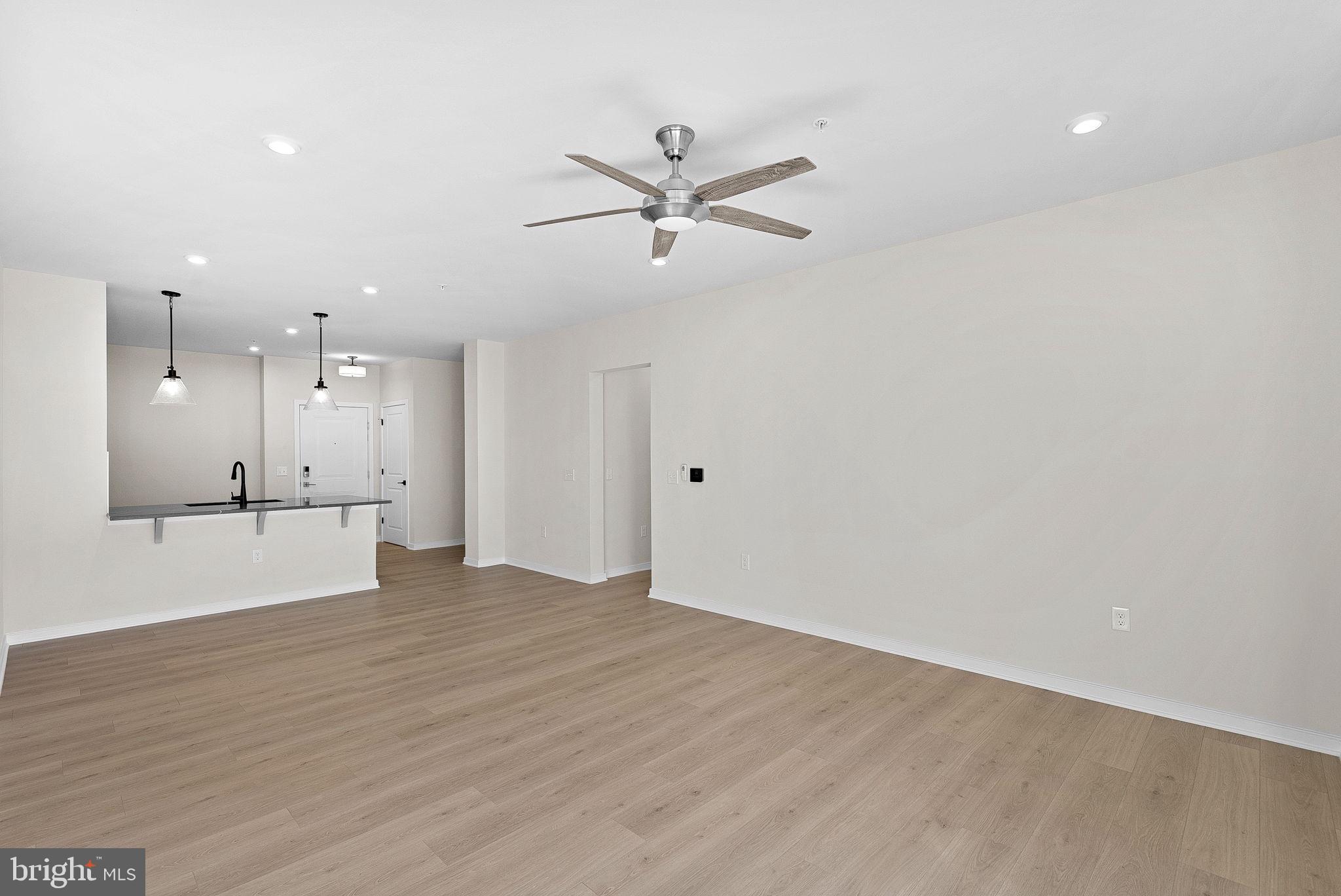 POTOMAC STATION MARKETPLACE - Residential