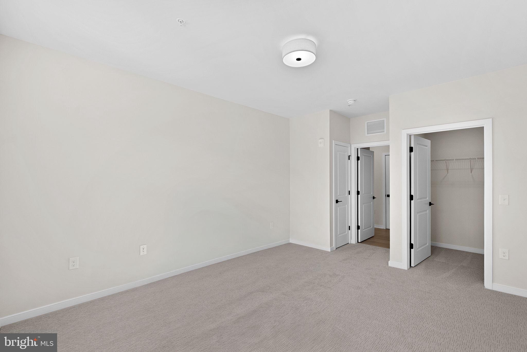 POTOMAC STATION MARKETPLACE - Residential