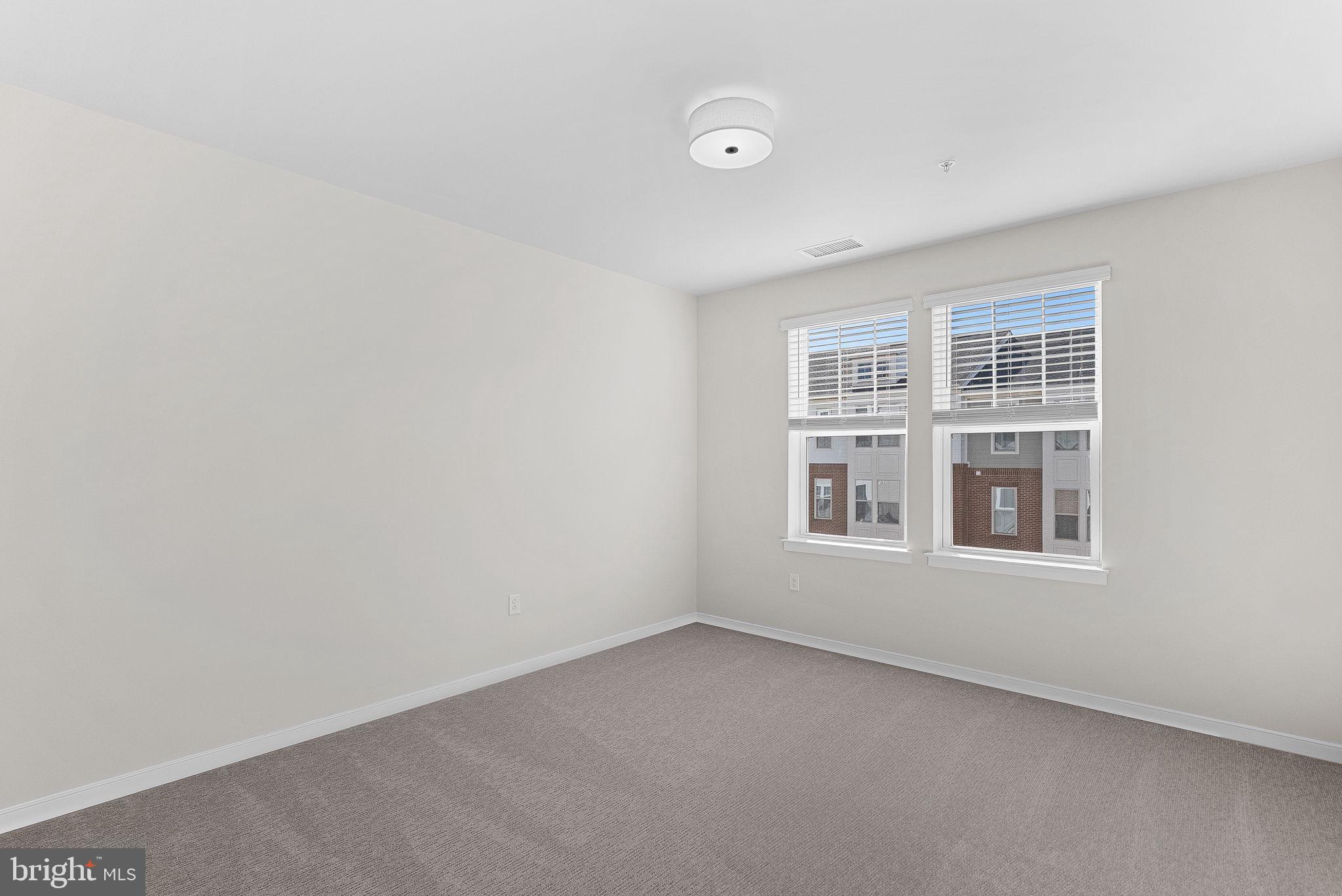 POTOMAC STATION MARKETPLACE - Residential