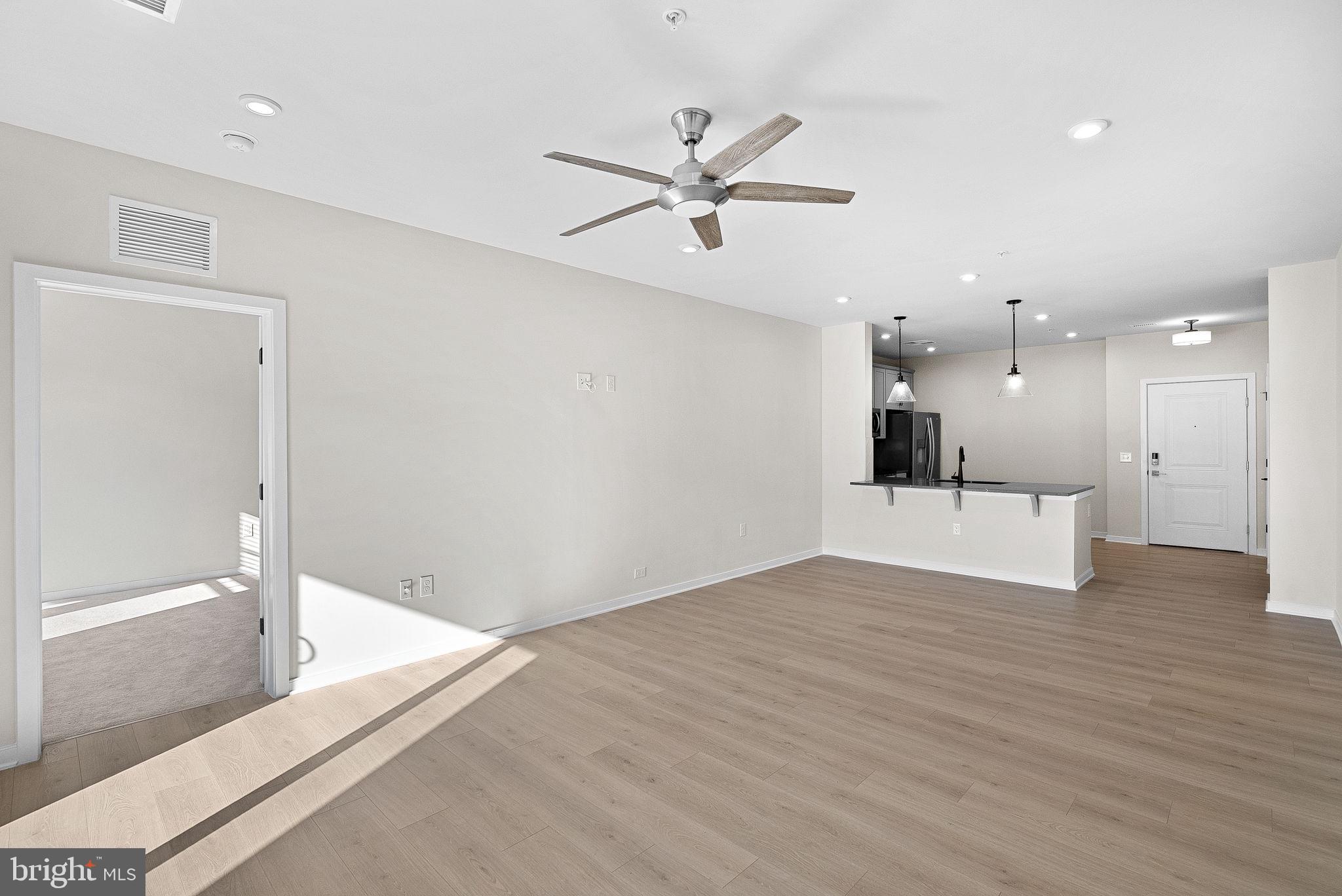 POTOMAC STATION MARKETPLACE - Residential