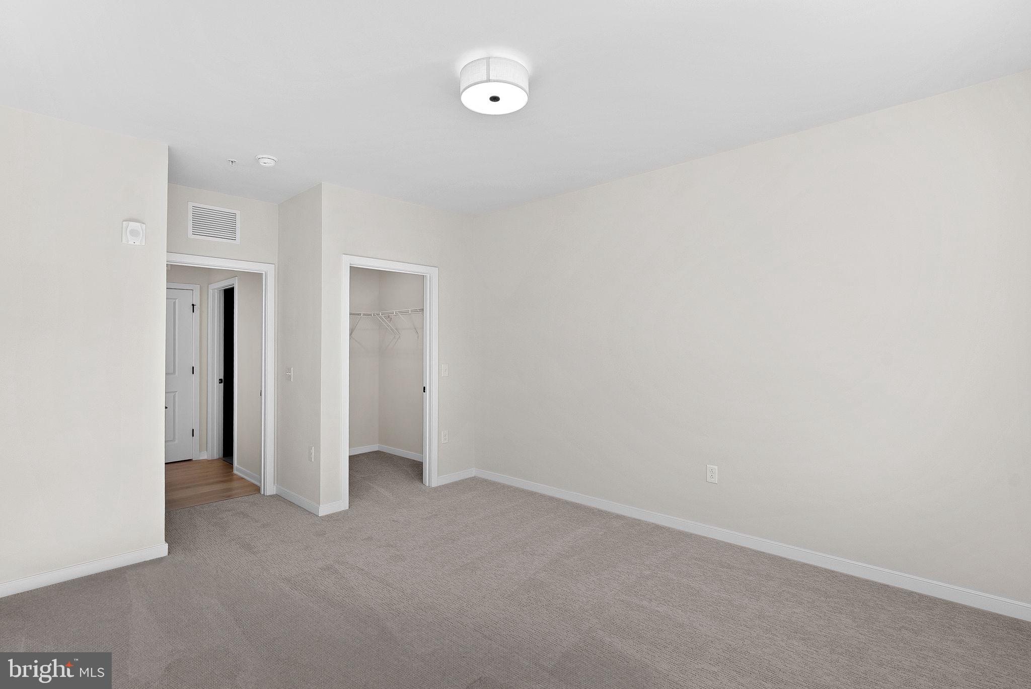 POTOMAC STATION MARKETPLACE - Residential