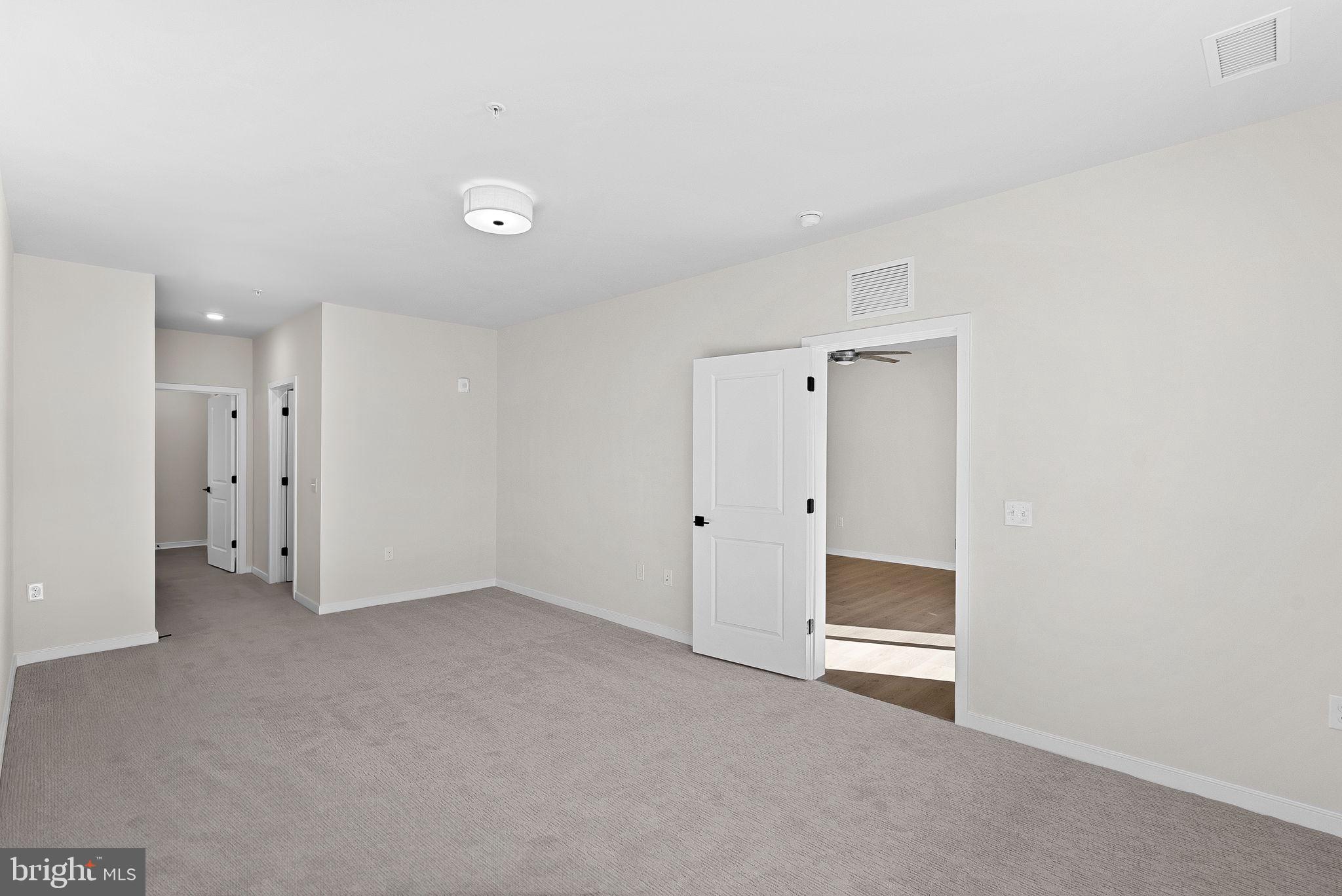 POTOMAC STATION MARKETPLACE - Residential