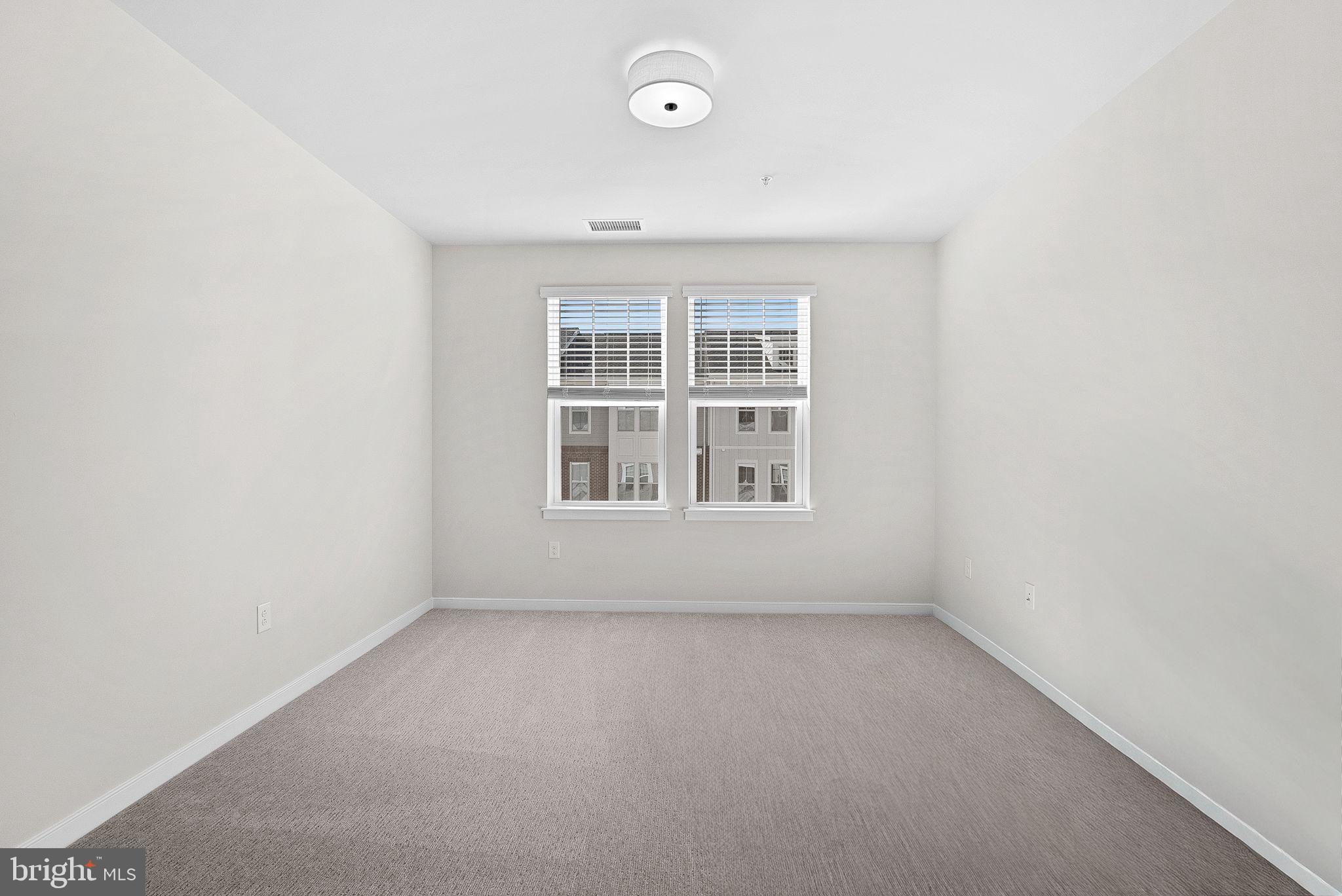 POTOMAC STATION MARKETPLACE - Residential