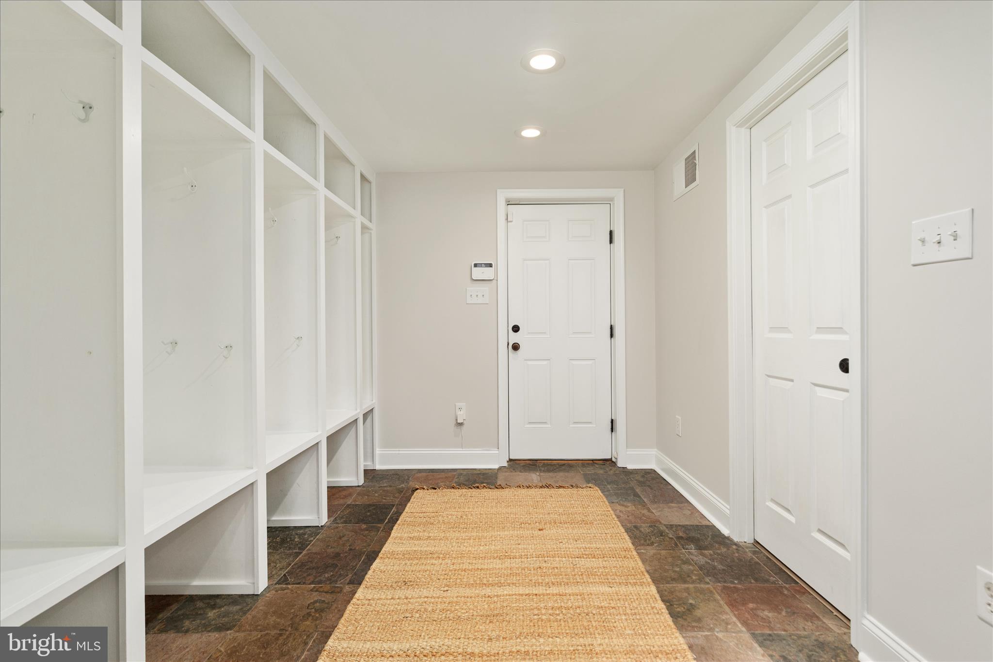 VALEWOOD MANOR - Residential