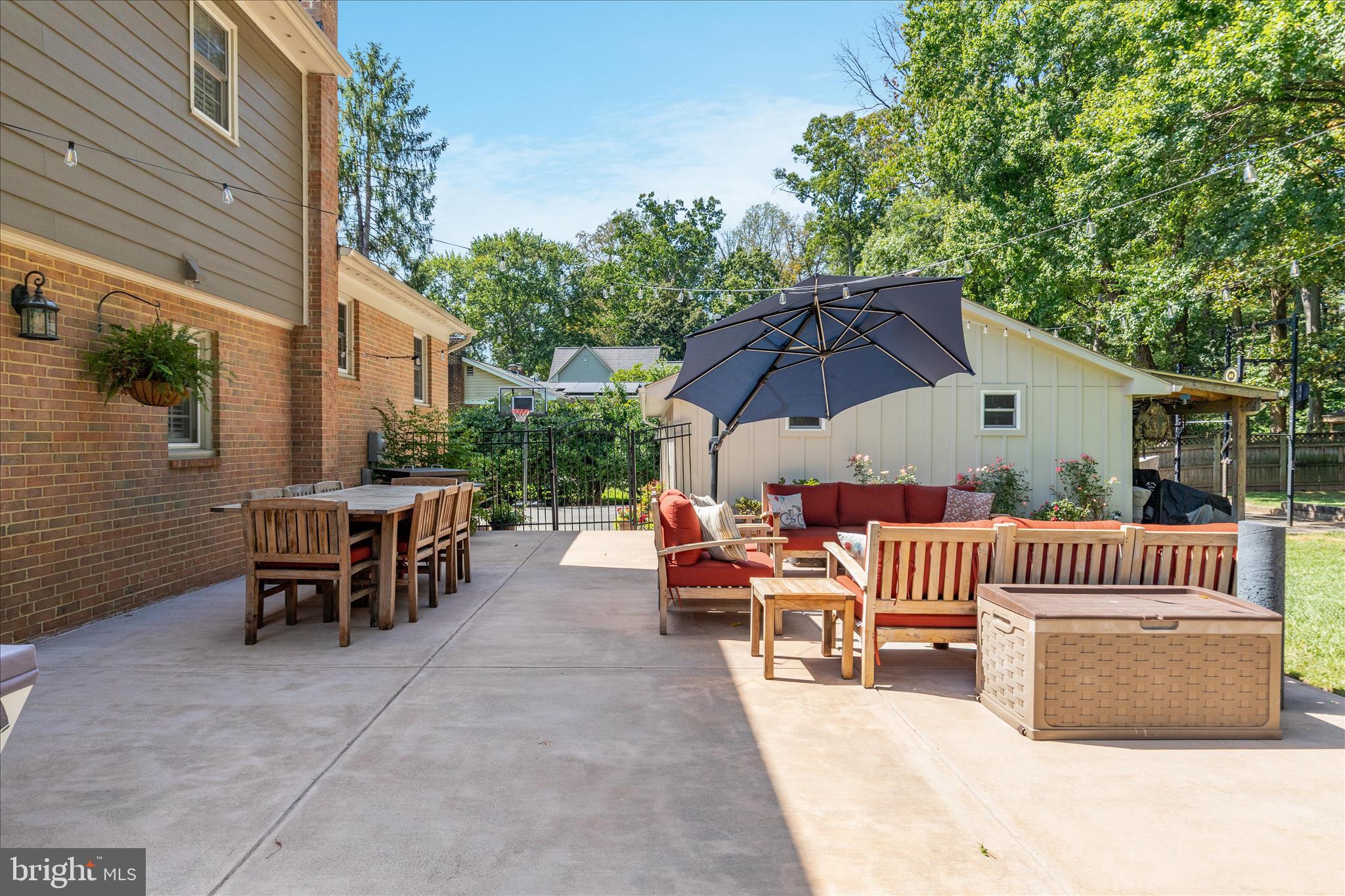 VALEWOOD MANOR - Residential