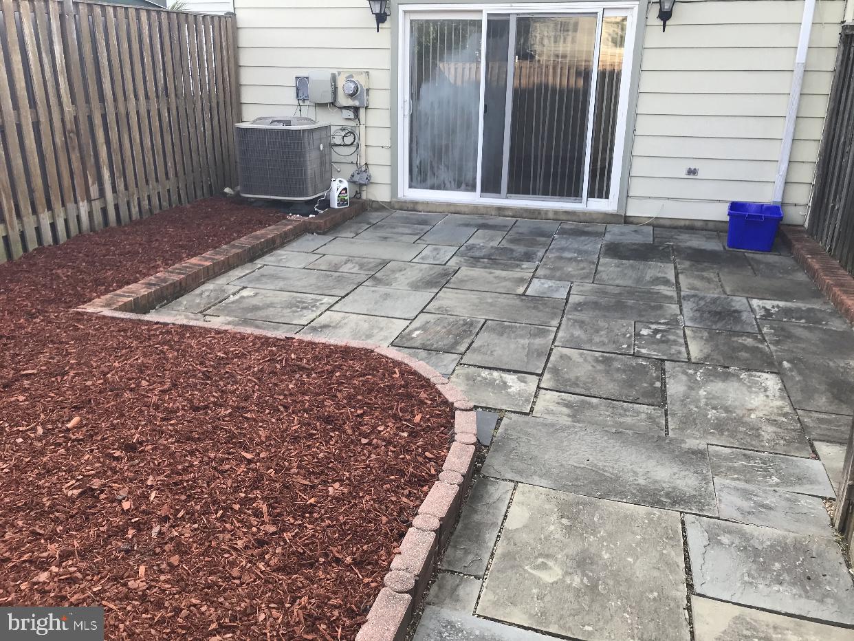 FRANCONIA COMMONS - Residential Lease