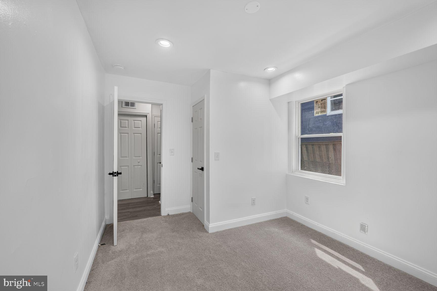922 47TH STREET NE