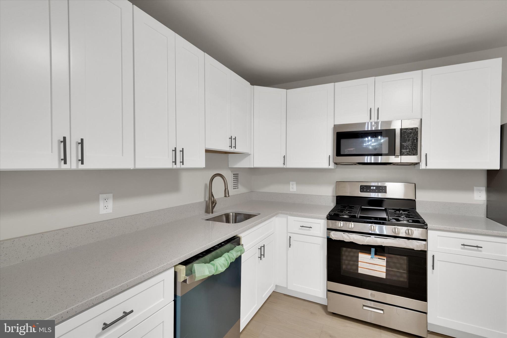 3001 VEAZEY TERR NW 1008