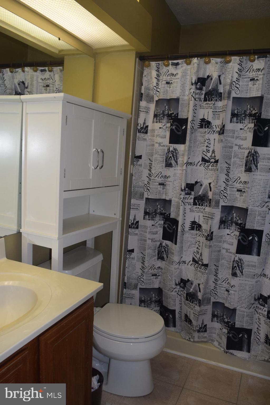 SADDLE CREEK - Residential Lease