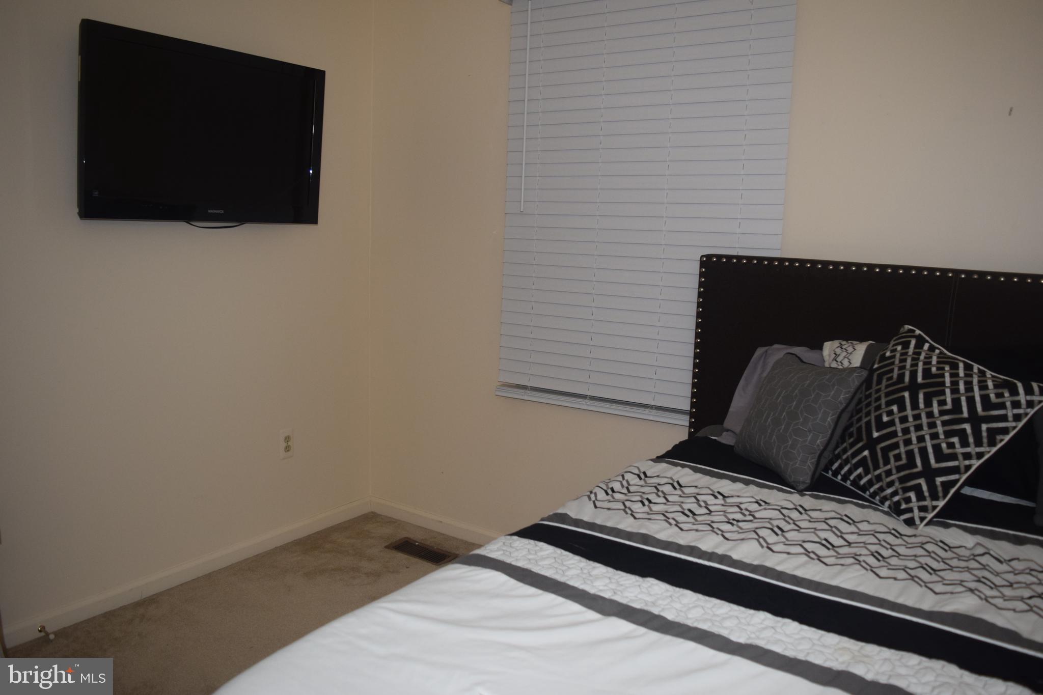 SADDLE CREEK - Residential Lease