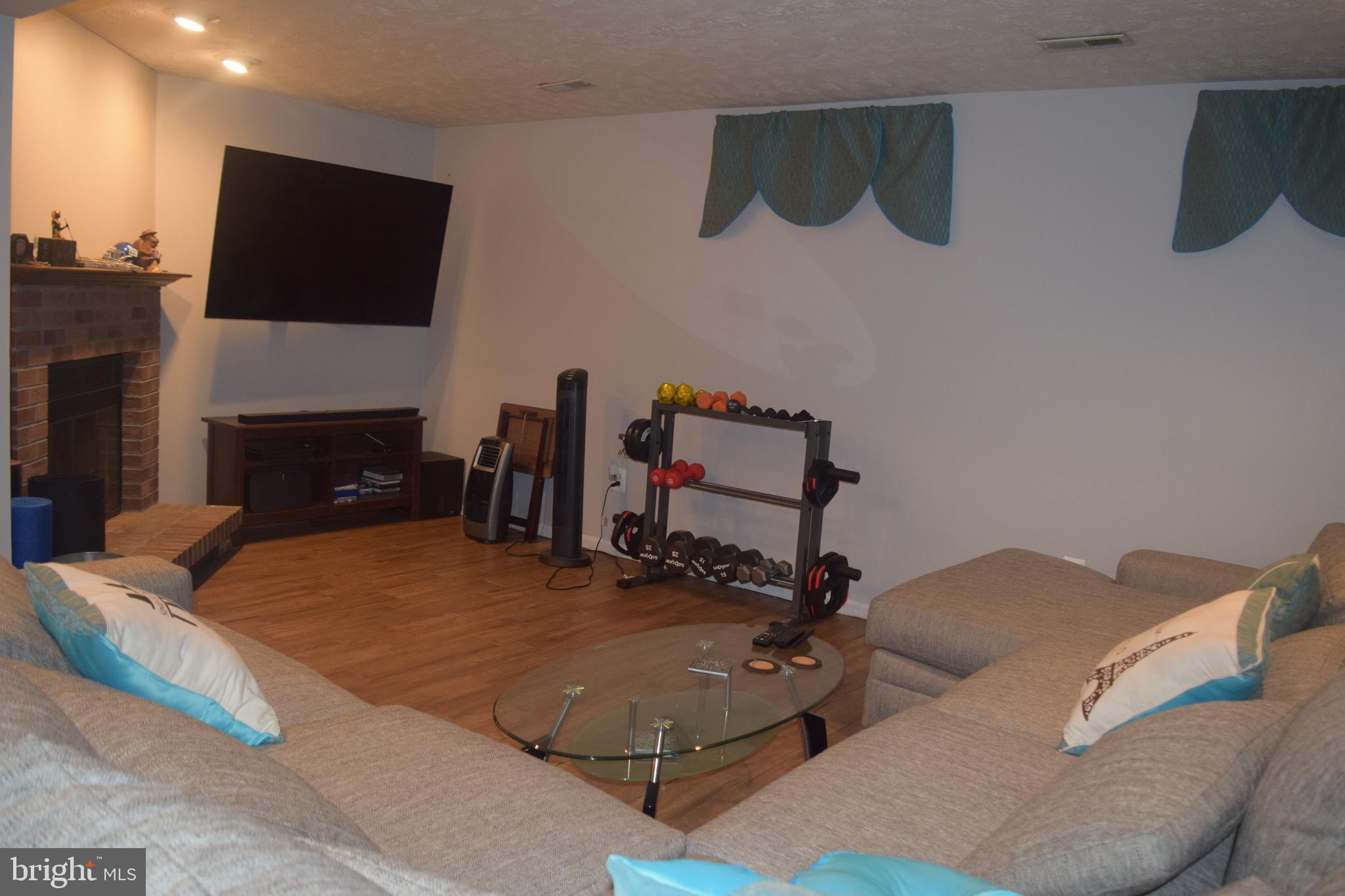 SADDLE CREEK - Residential Lease