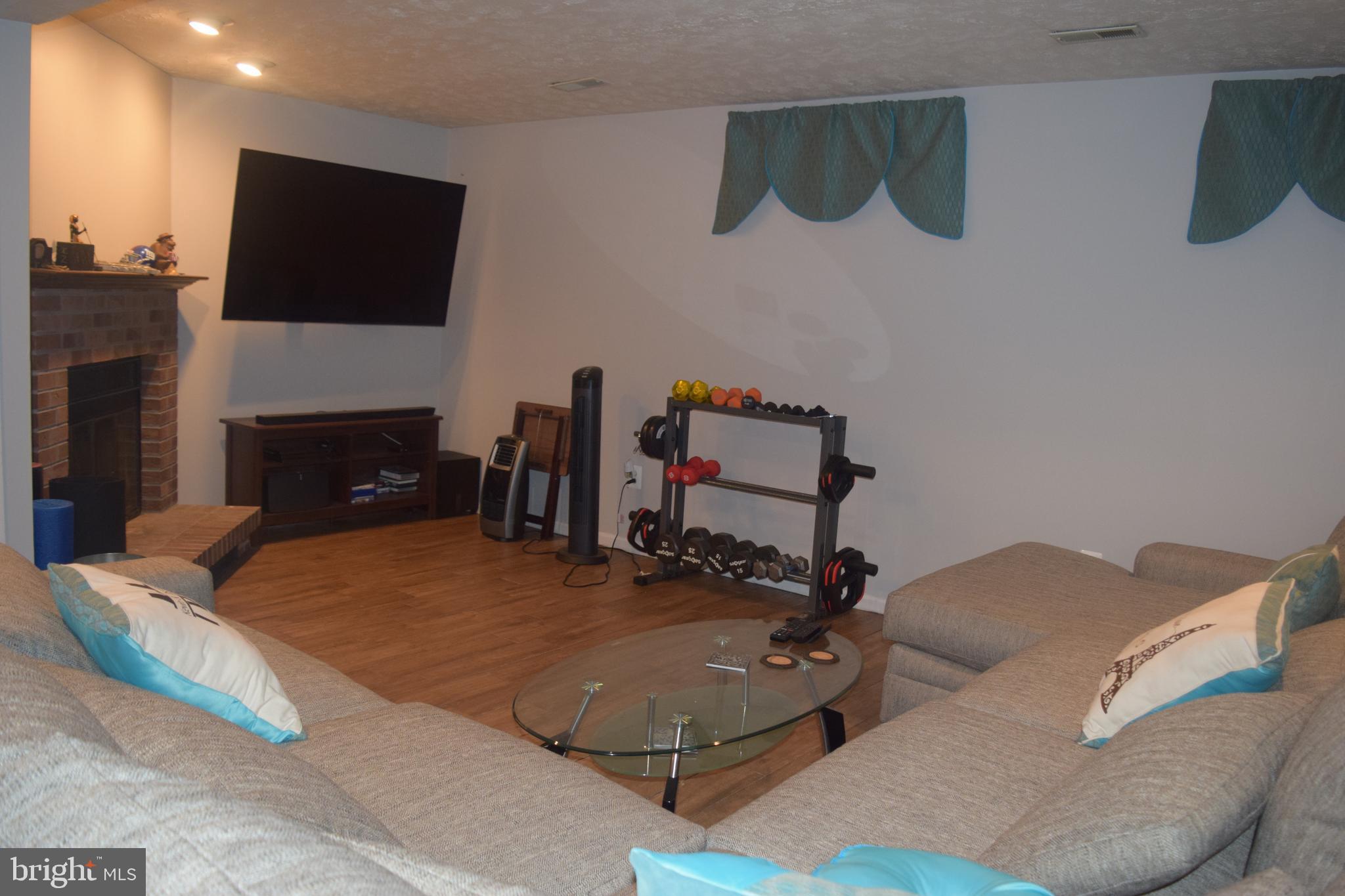 SADDLE CREEK - Residential Lease