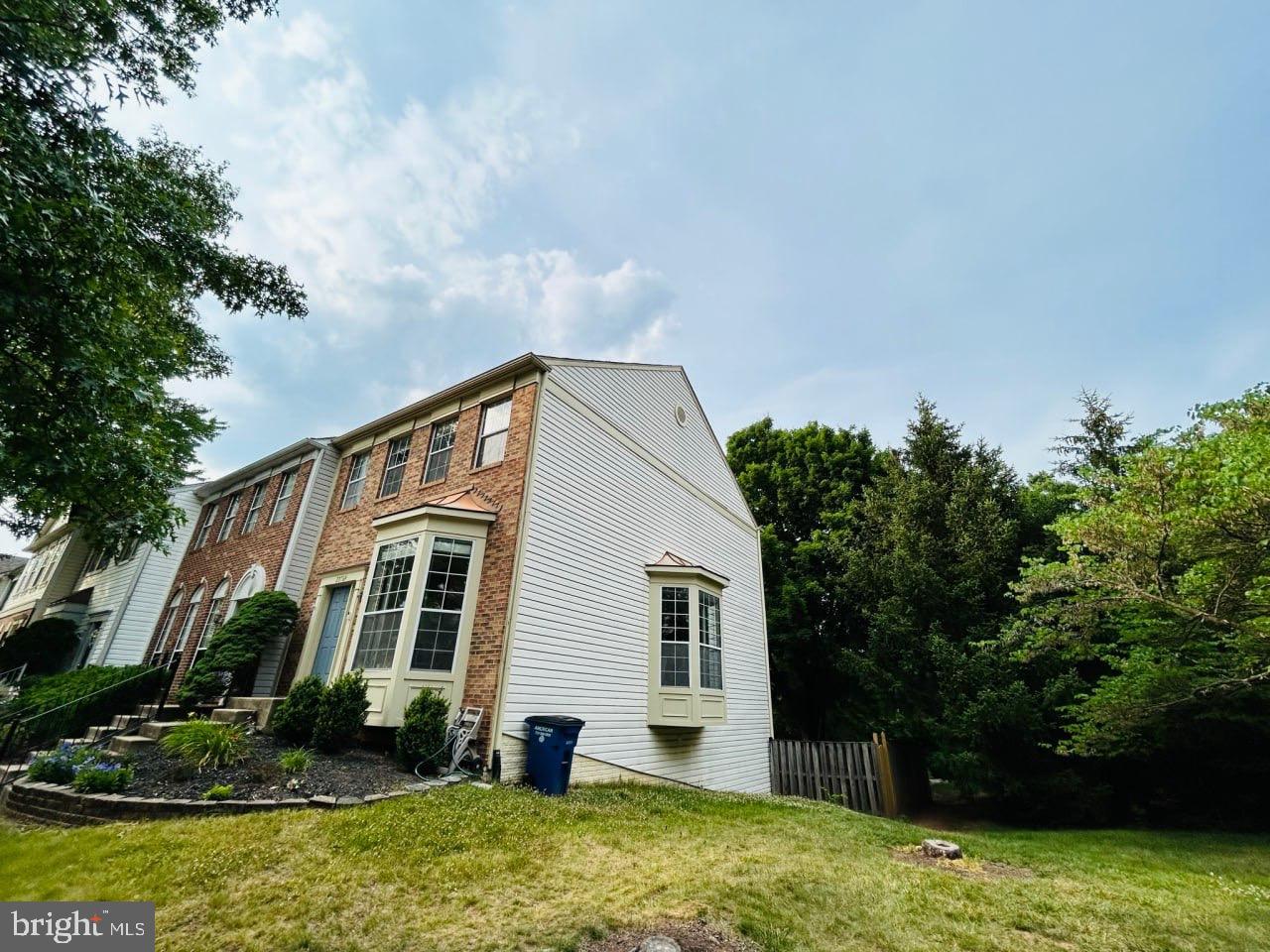 CASCADES/LOWES - Residential Lease