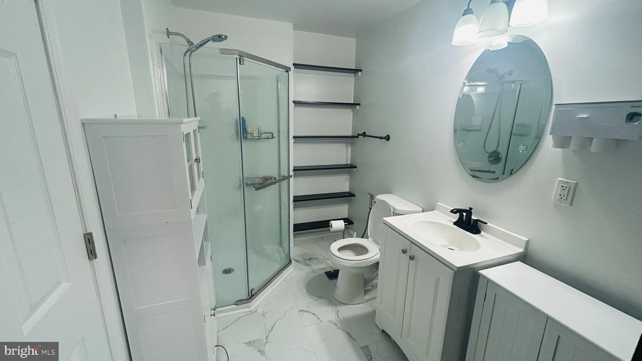 CASCADES/LOWES - Residential Lease