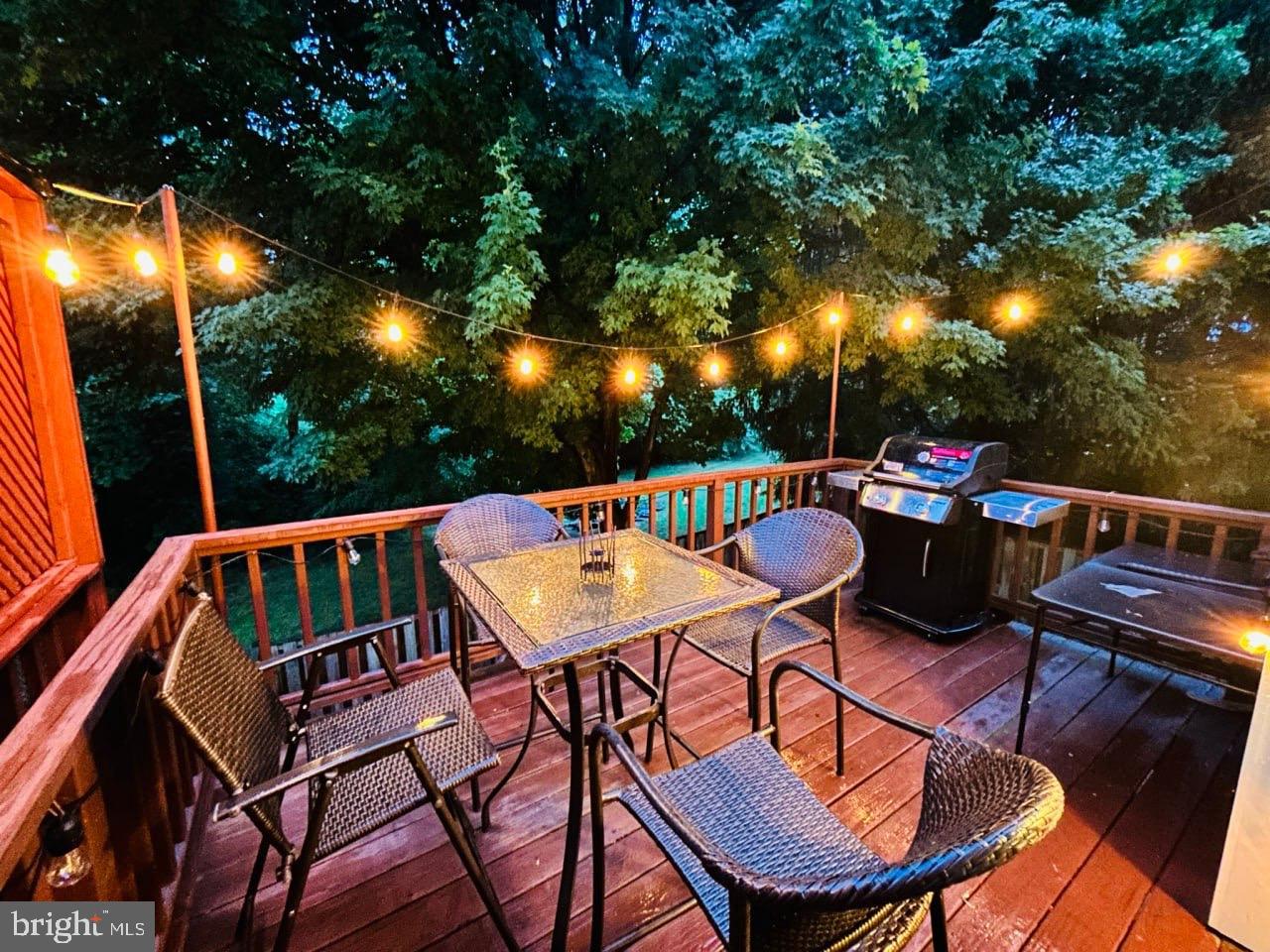 CASCADES/LOWES - Residential Lease