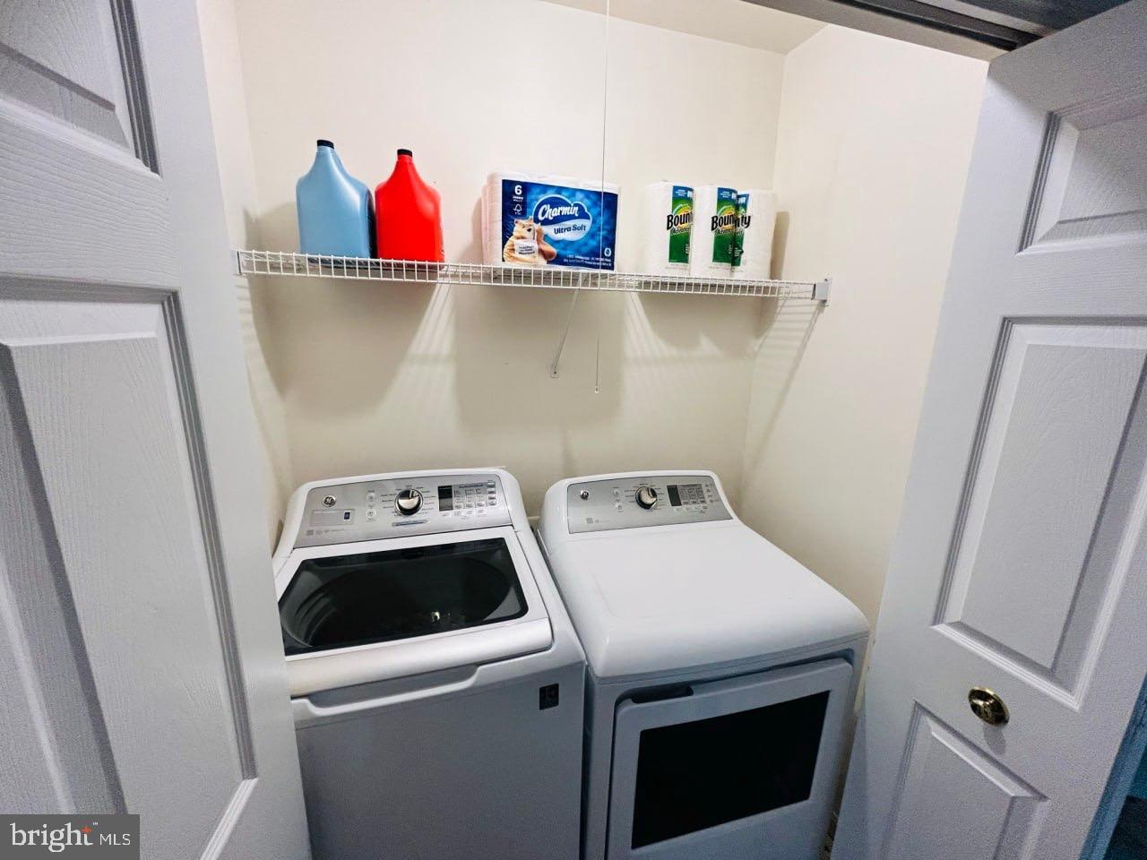 CASCADES/LOWES - Residential Lease