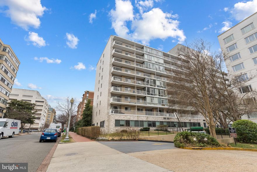 Beautiful corner unit in a Foggy Bottom high-rise, one block from Foggy Bottom Metro.  Enjoy the panoramic western view toward Georgetown and the Watergate complex. There is an extra window in the kitchen that only the corner units have. Ample closet space, coat closet in the foyer, and roomy walk-in closet and linen closet in the bedroom. Pet-friendly building. Roof deck with view of the river. One of the best places in town to see the fireworks. 24 hour concierge front desk. Your deliveries are kept secure for you.  Well kept, well lit laundry room is convenient and clean. This unit does not have a parking space, but garage spaces are available for rent. Close to Rock Creek Park, Georgetown, Wholefoods, Trader Joe's, Georgetown, World Bank, IMF, George Washington University.