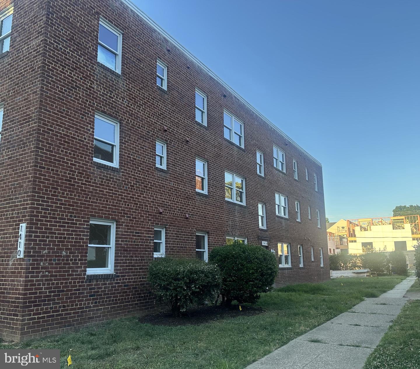 1410 YOUNG STREET SE 5