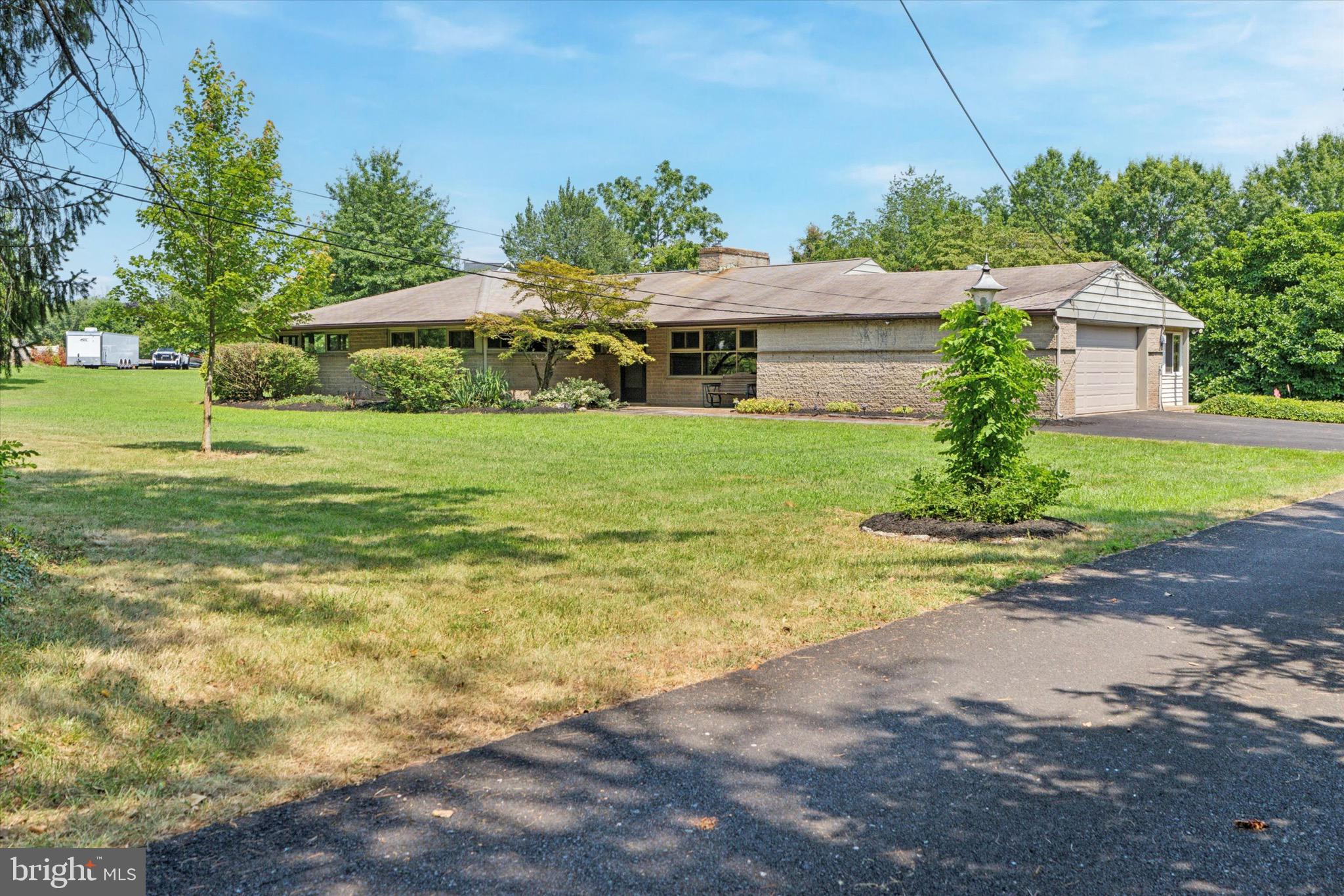 555 HOFFMAN ROAD
