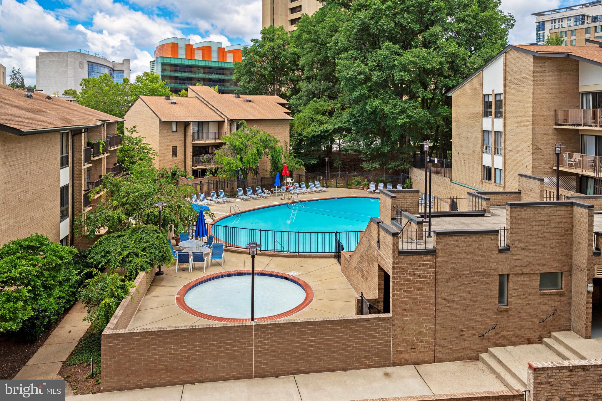 AMERICANA CENTRE - Residential