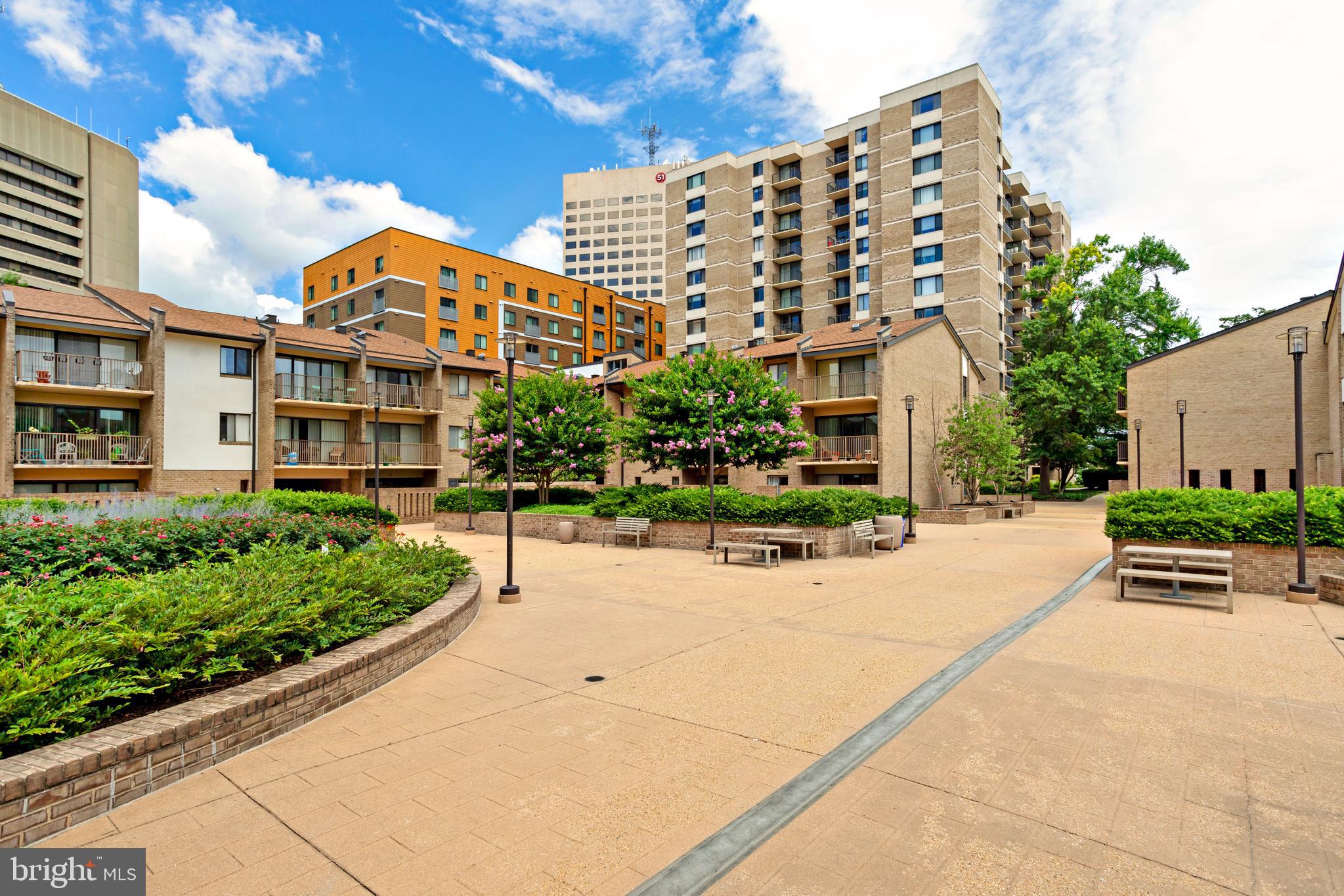 AMERICANA CENTRE - Residential