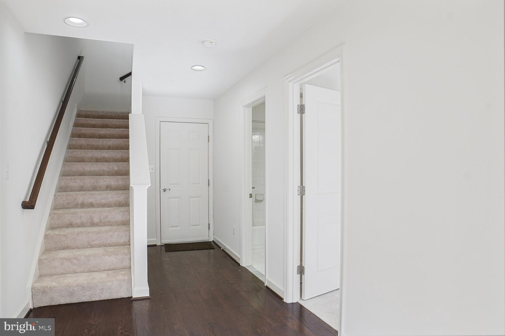 WOOD GLEN - Residential