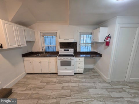 Townhouse For Rent - 1345 Dekalb Street<br/> NORRISTOWN, PA 19401