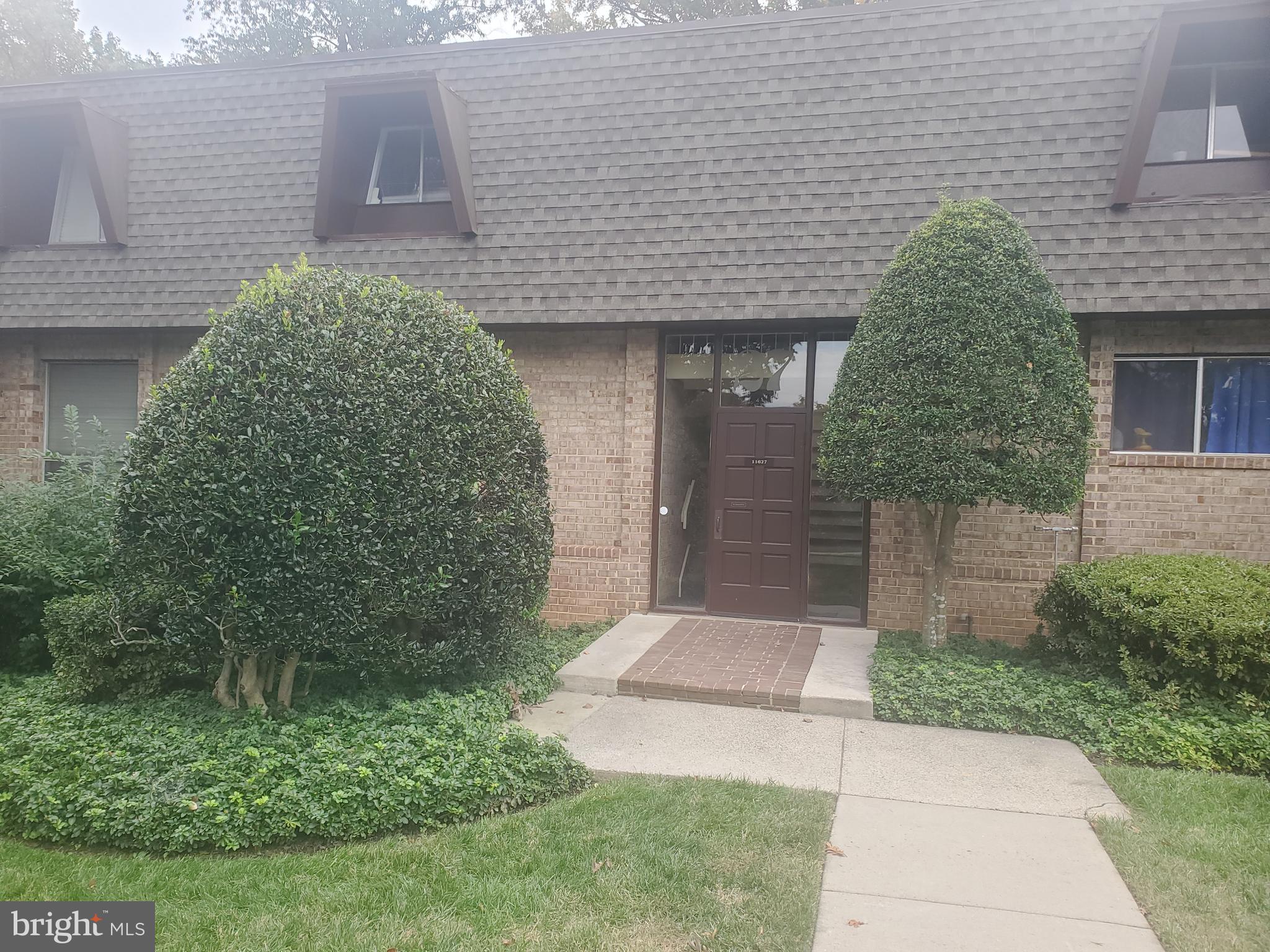 VANTAGE HILL - Residential Lease