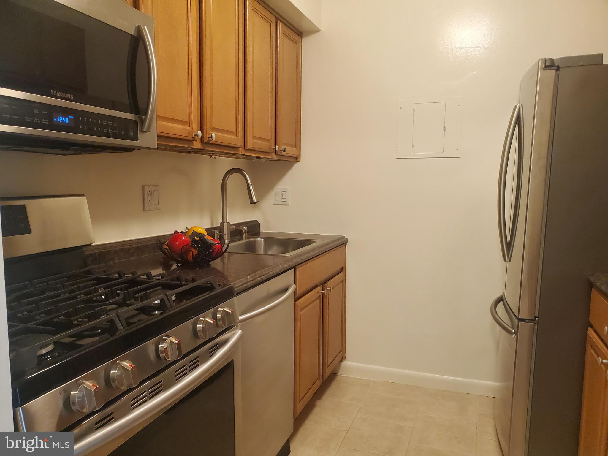 VANTAGE HILL - Residential Lease