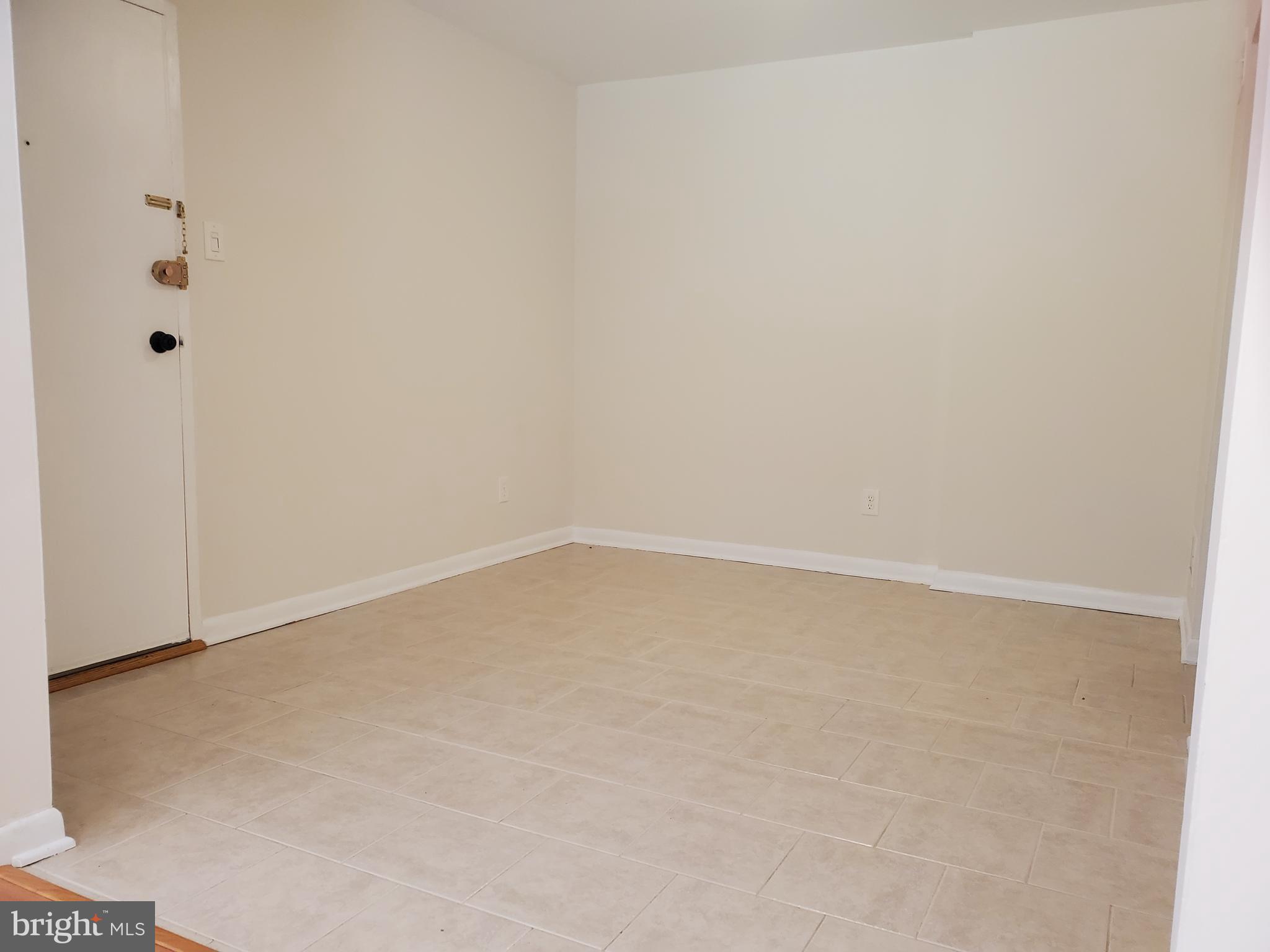 VANTAGE HILL - Residential Lease