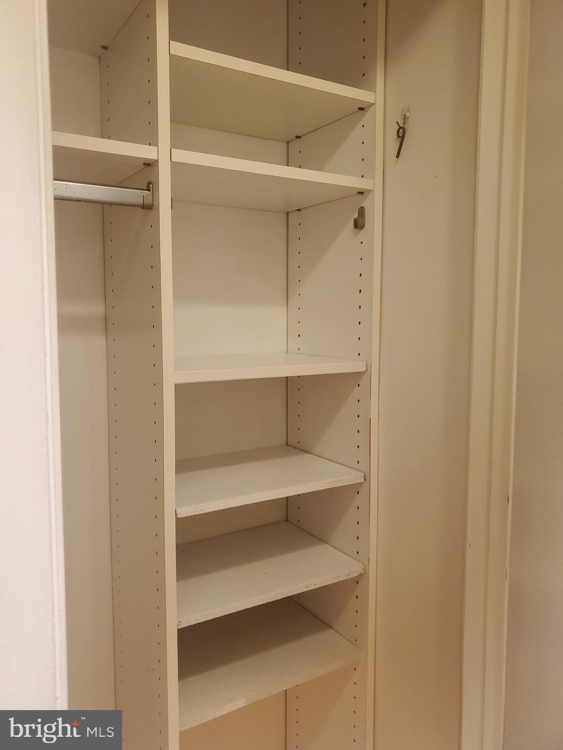 VANTAGE HILL - Residential Lease