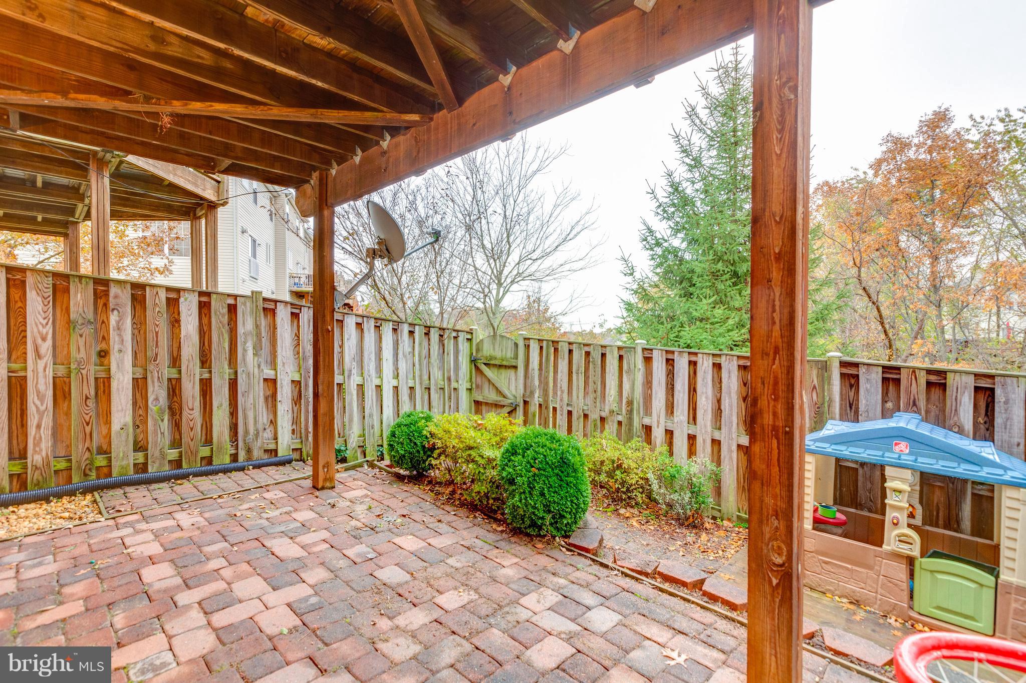 KINGSTOWNE - Residential