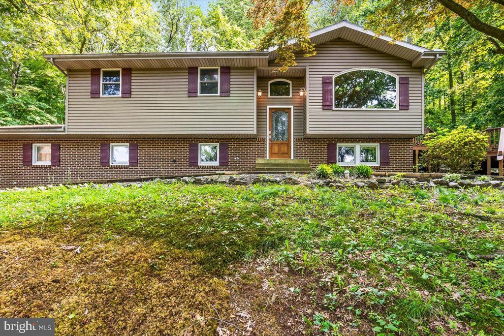 Photo of 102 Ironmaster Road, LEBANON, PA 17042 (MLS # PALN2020998)