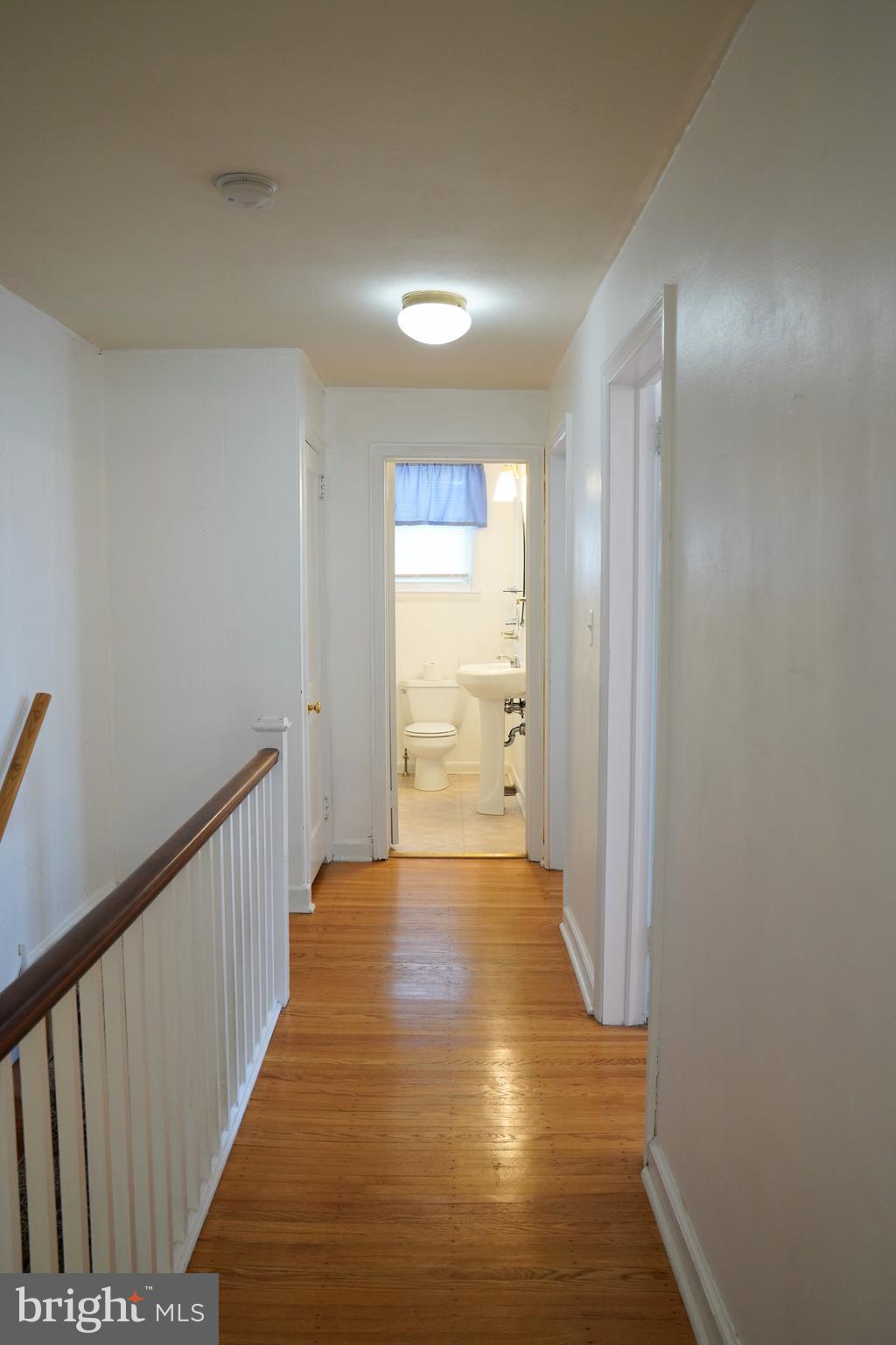 MONTROSE VIL - Residential Lease