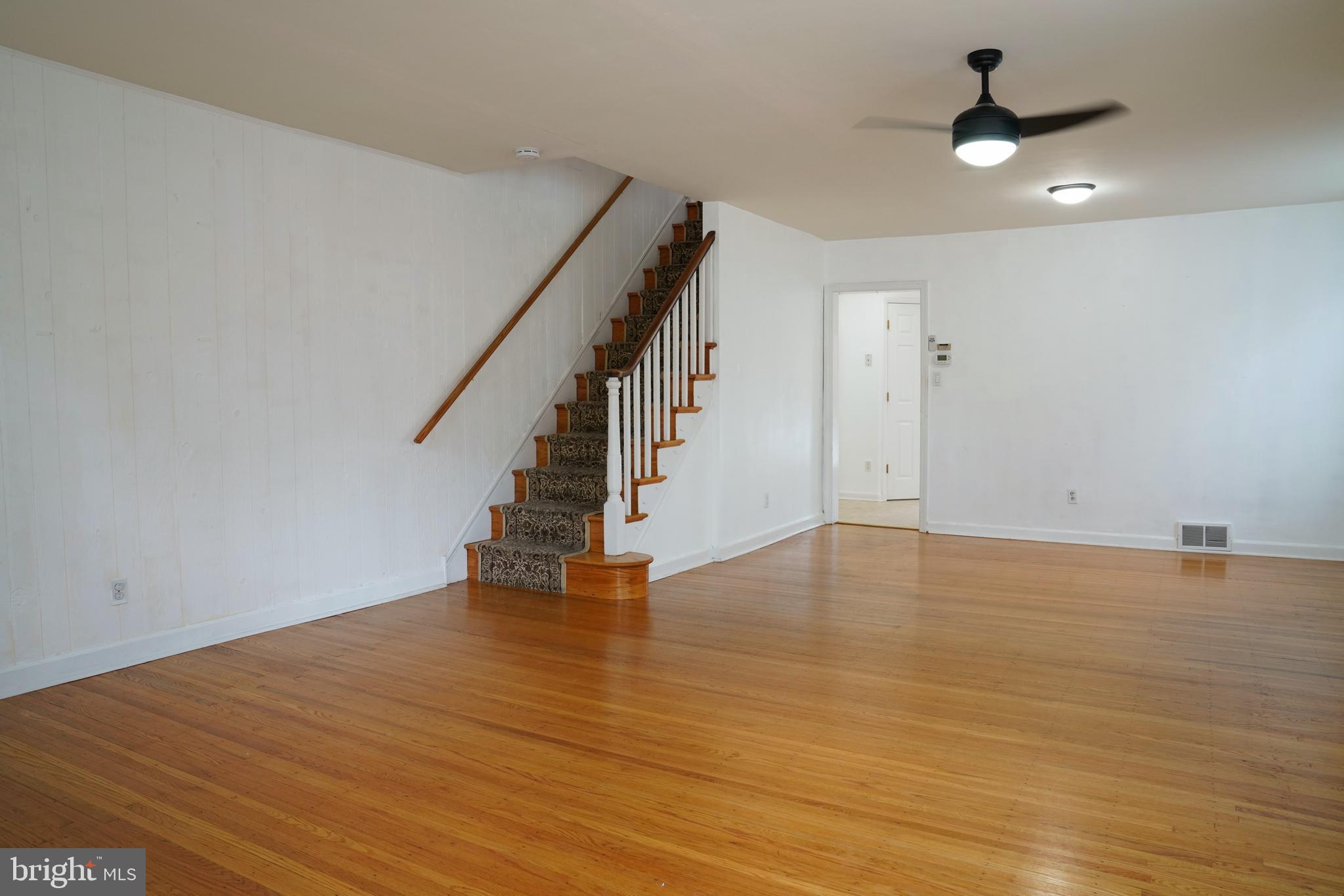 MONTROSE VIL - Residential Lease