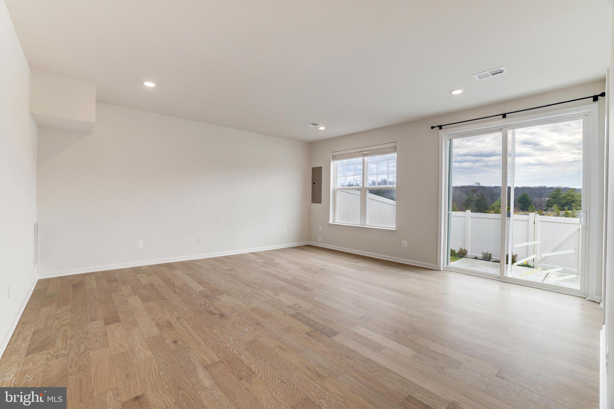 WOODLANDS AT GOOSE CREEK - Residential Lease