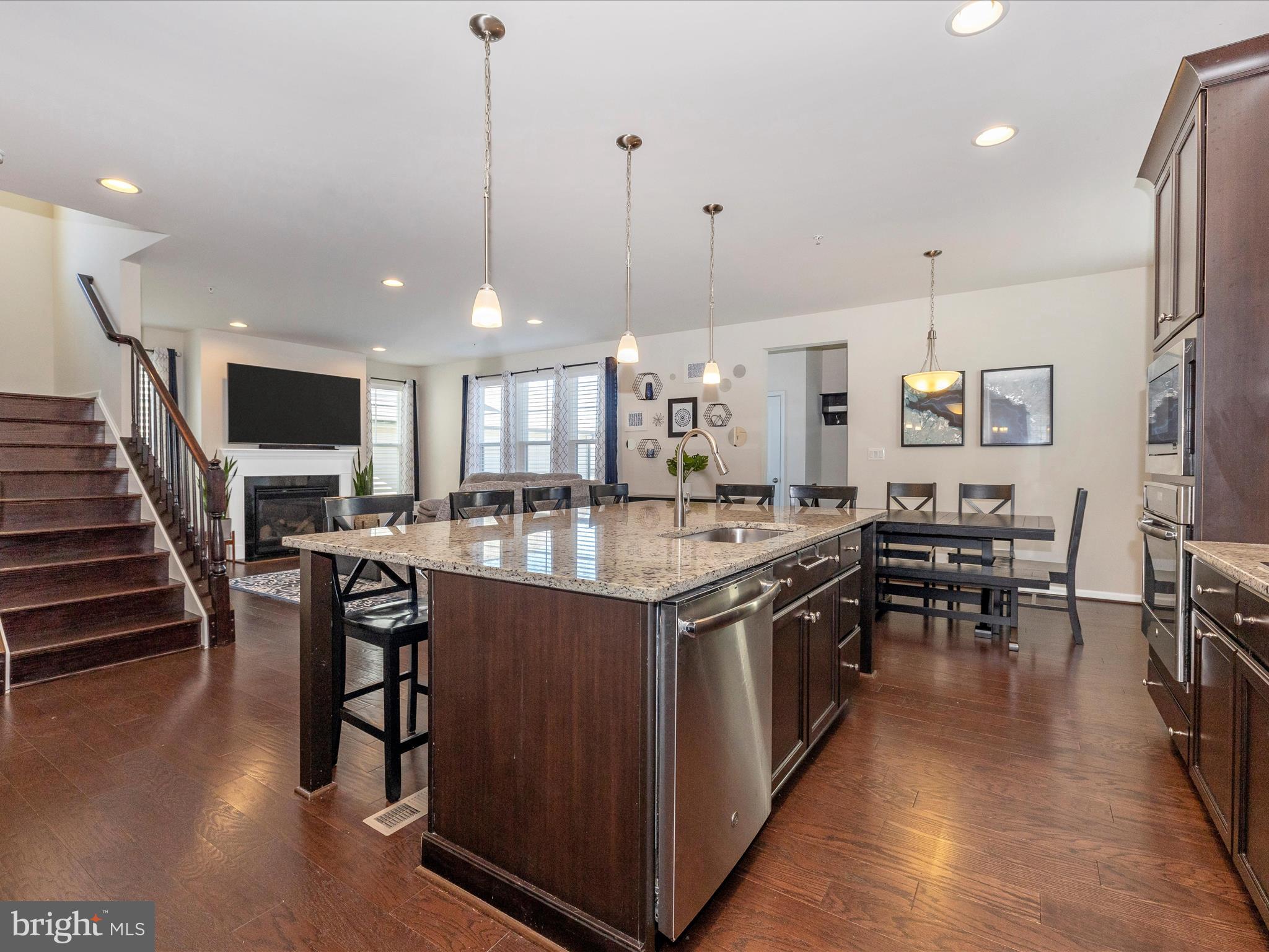 TALLYN RIDGE - Residential