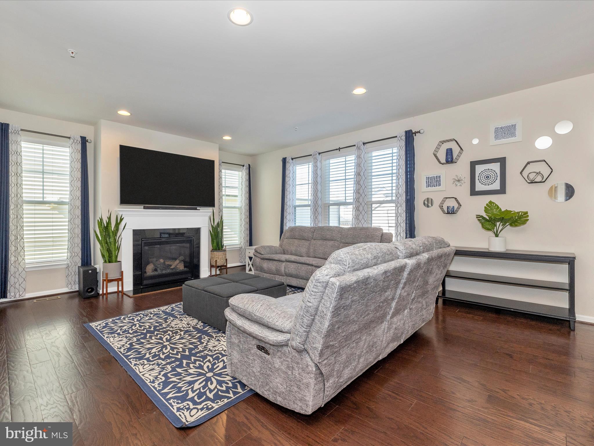 TALLYN RIDGE - Residential