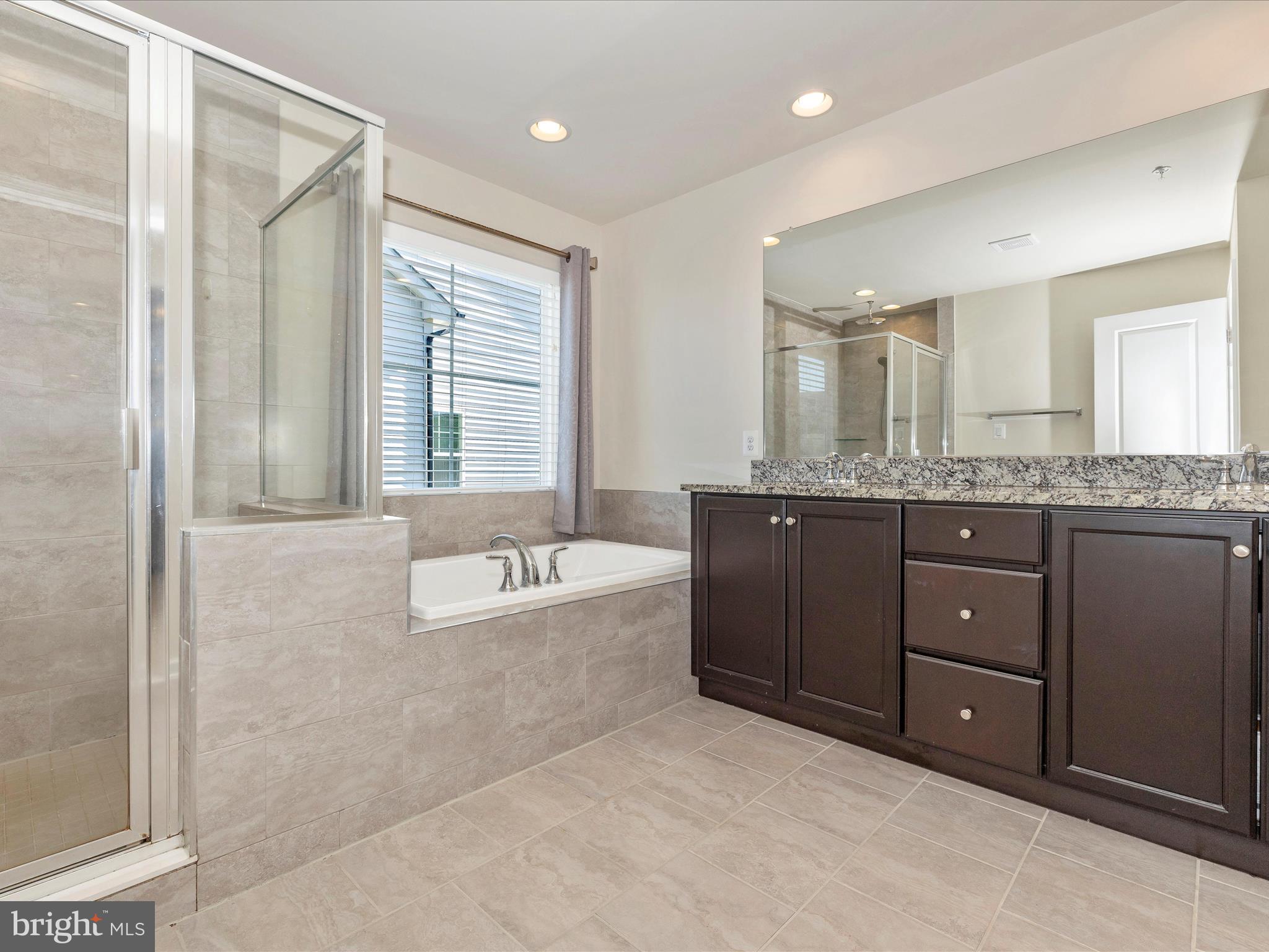 TALLYN RIDGE - Residential