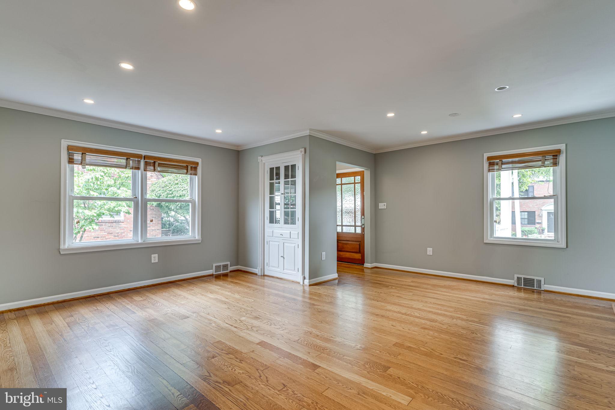 HILLWOOD - Residential Lease