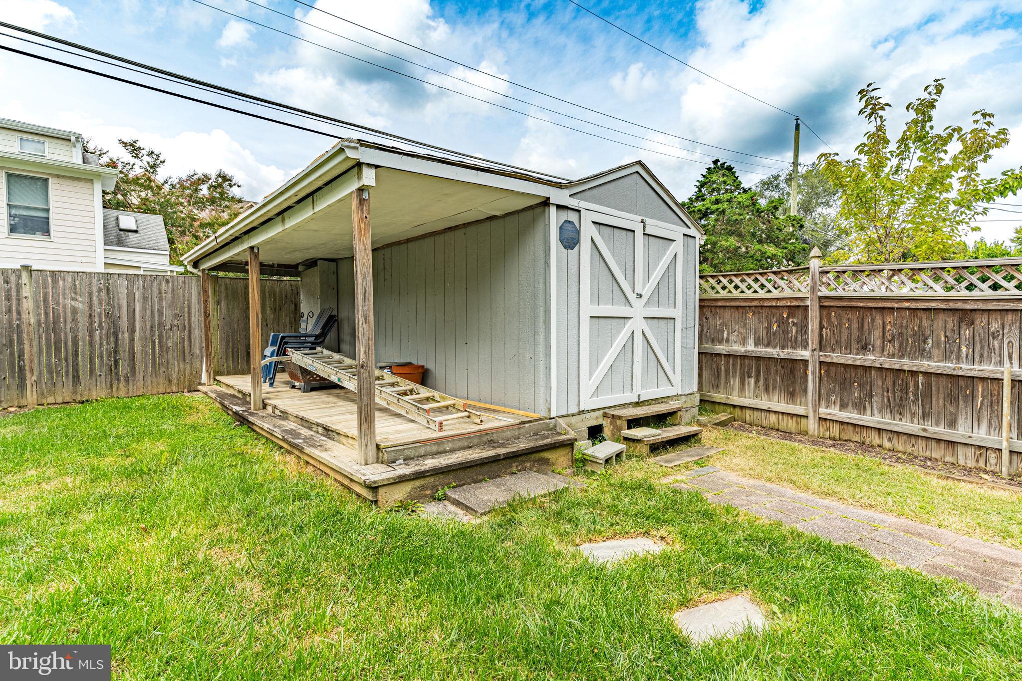 HILLWOOD - Residential Lease