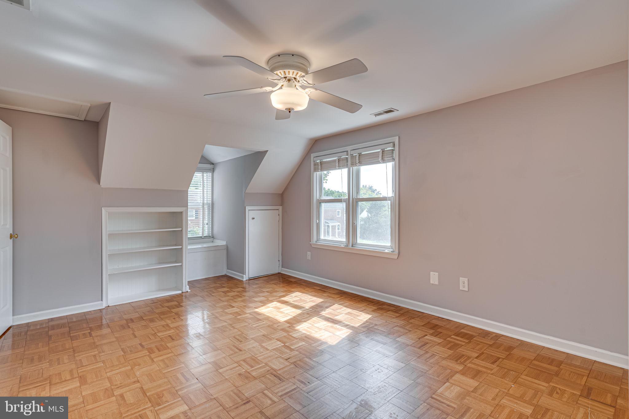 HILLWOOD - Residential Lease