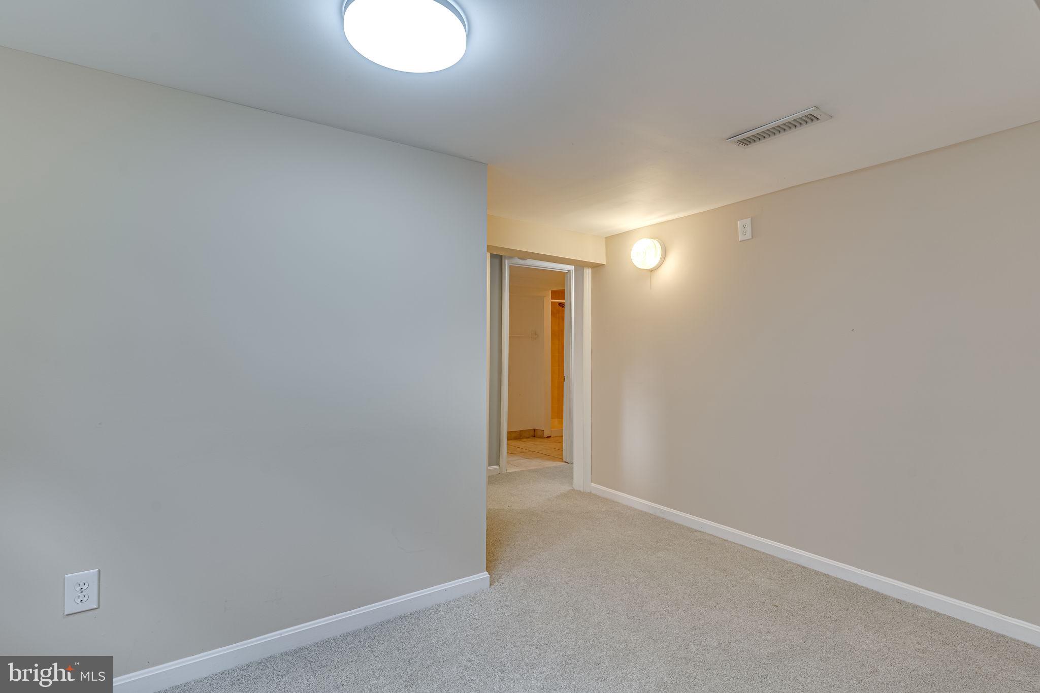 HILLWOOD - Residential Lease