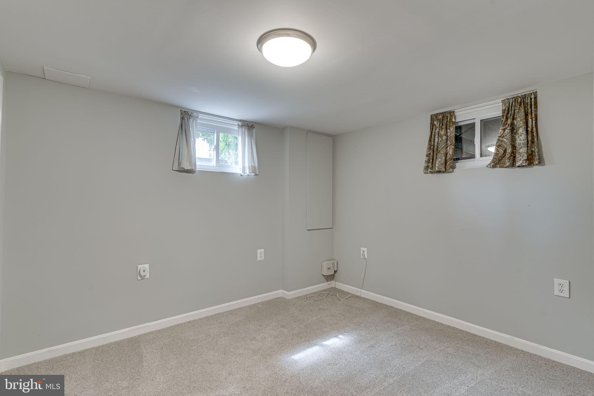 HILLWOOD - Residential Lease