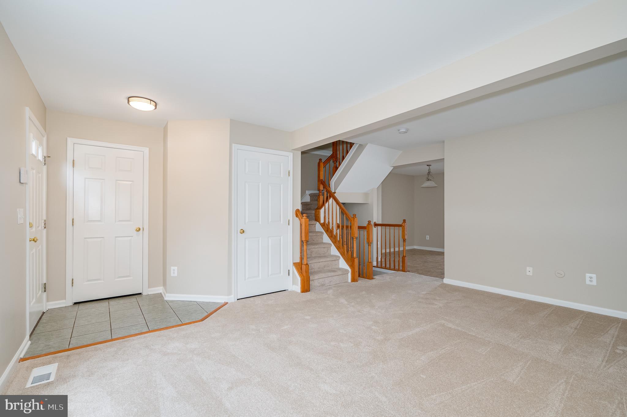 LAKELAND PLACE - Residential Lease