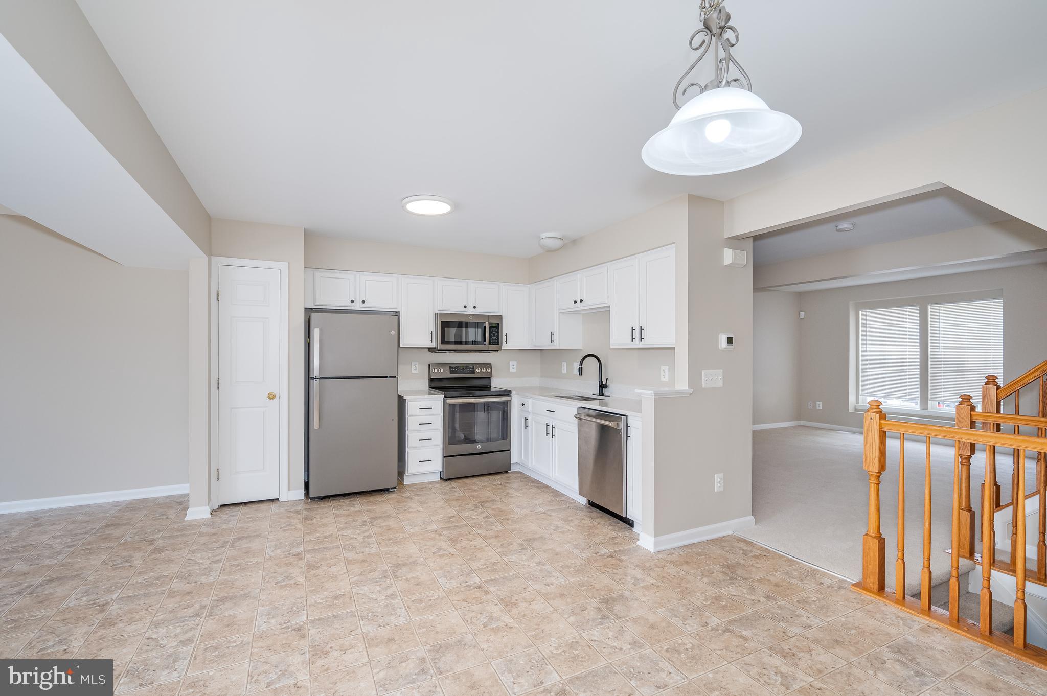 LAKELAND PLACE - Residential Lease