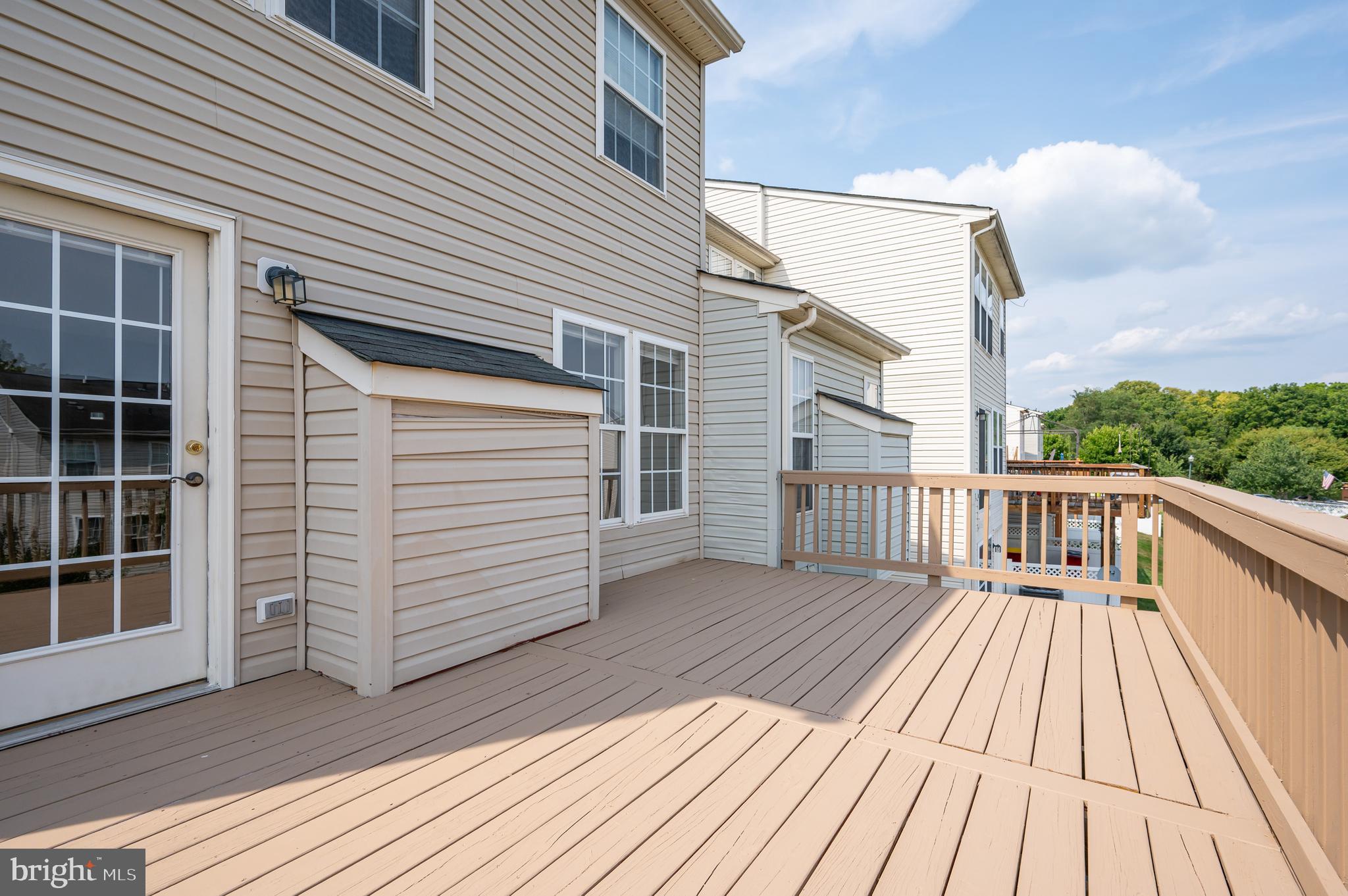 LAKELAND PLACE - Residential Lease