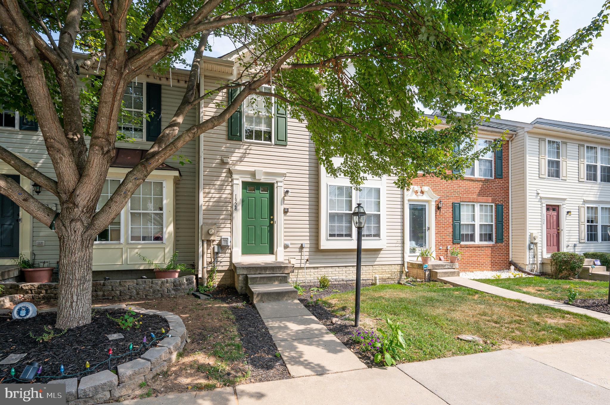 LAKELAND PLACE - Residential Lease