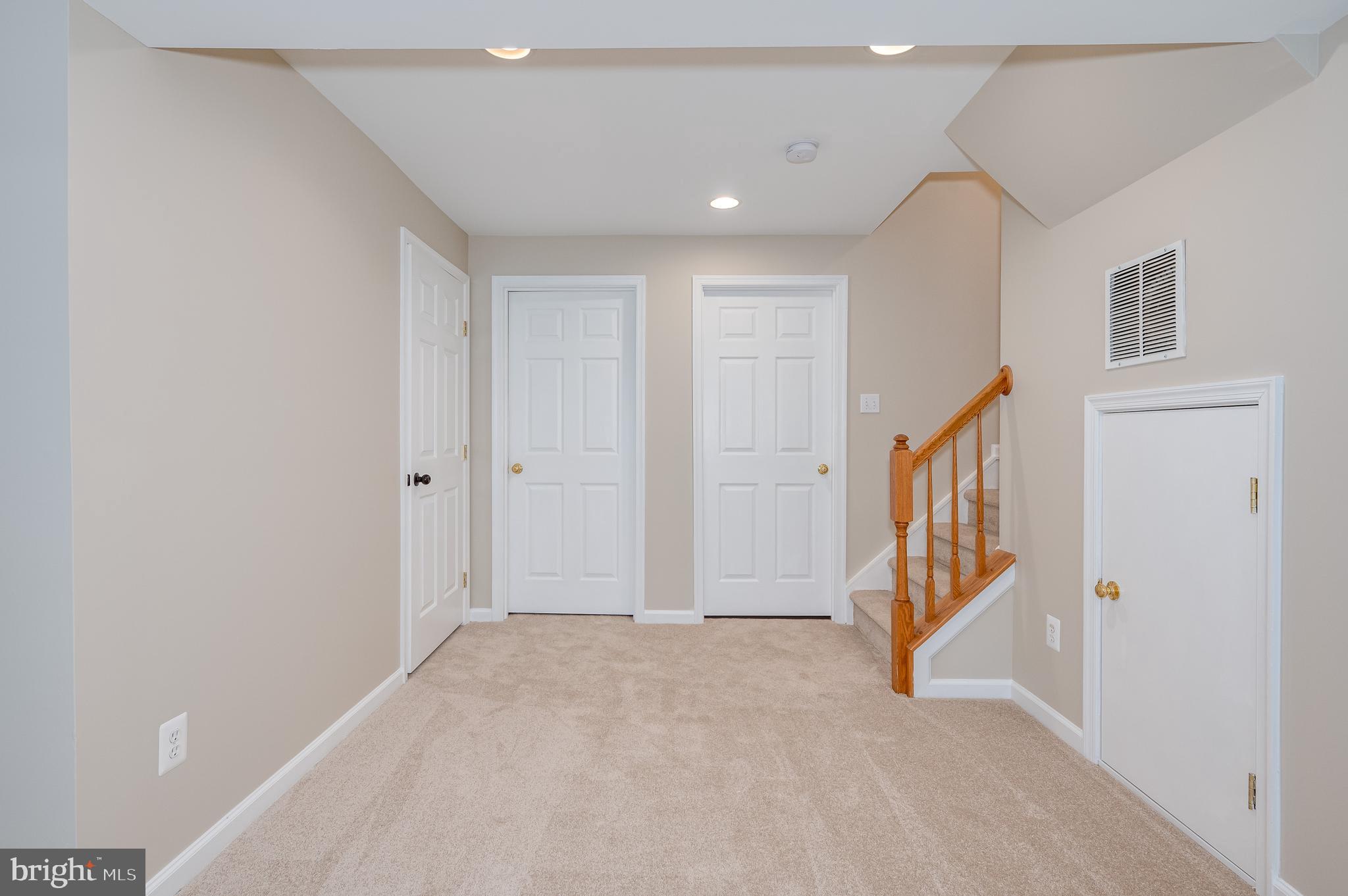 LAKELAND PLACE - Residential Lease