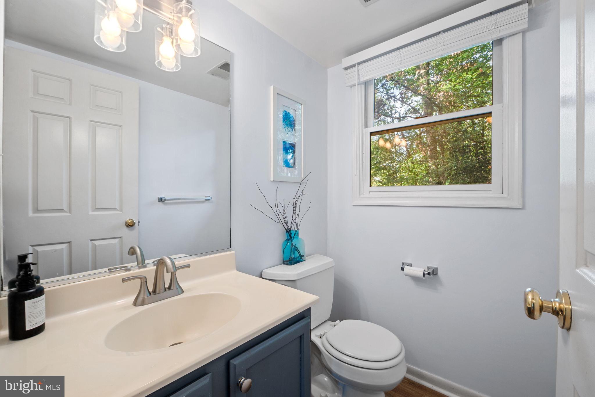 CHEVERLY HILLS - Residential